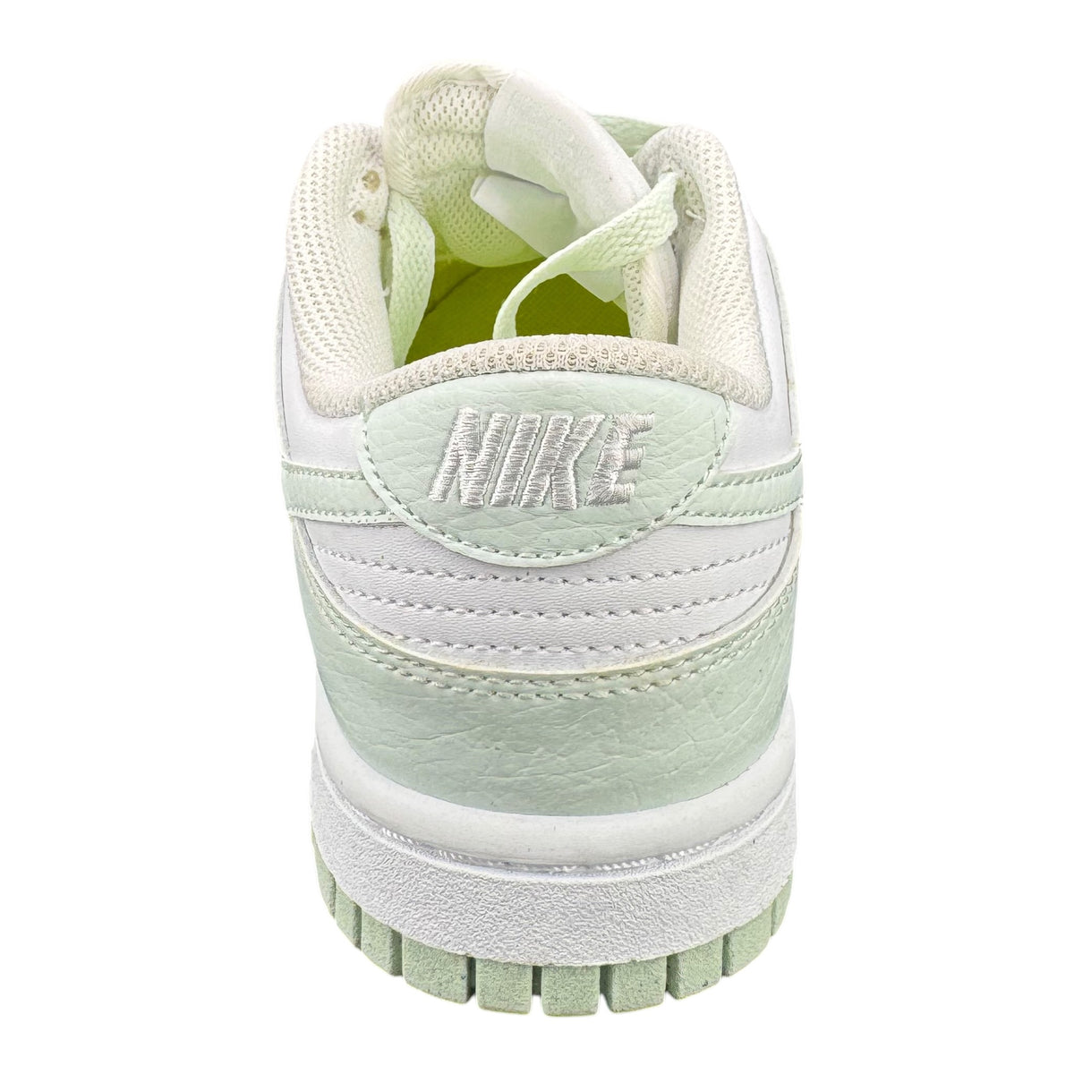Dunk Low Next Nature Barely green DS (36EU)