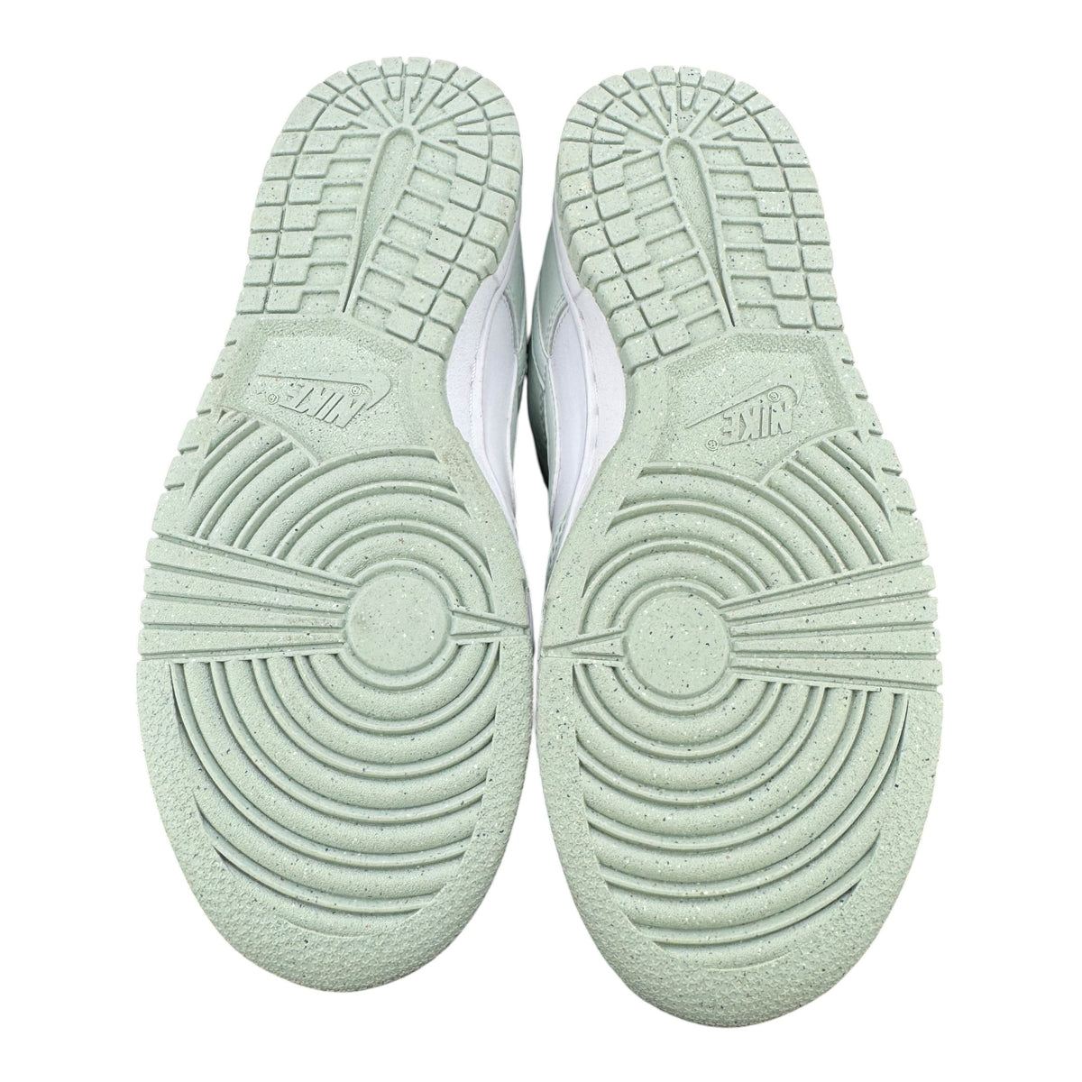 Dunk Low Next Nature Barely green DS (36EU)