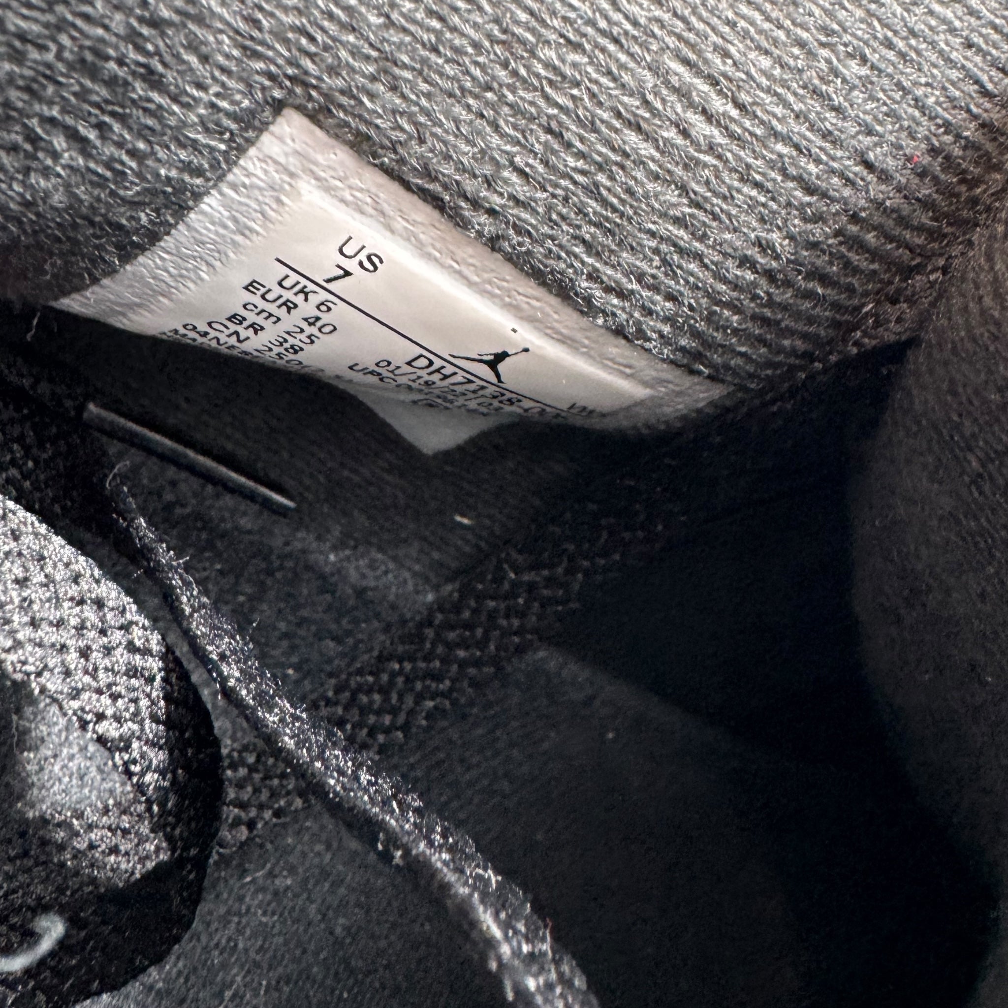 Jordan 4 black canvas (40EU)
