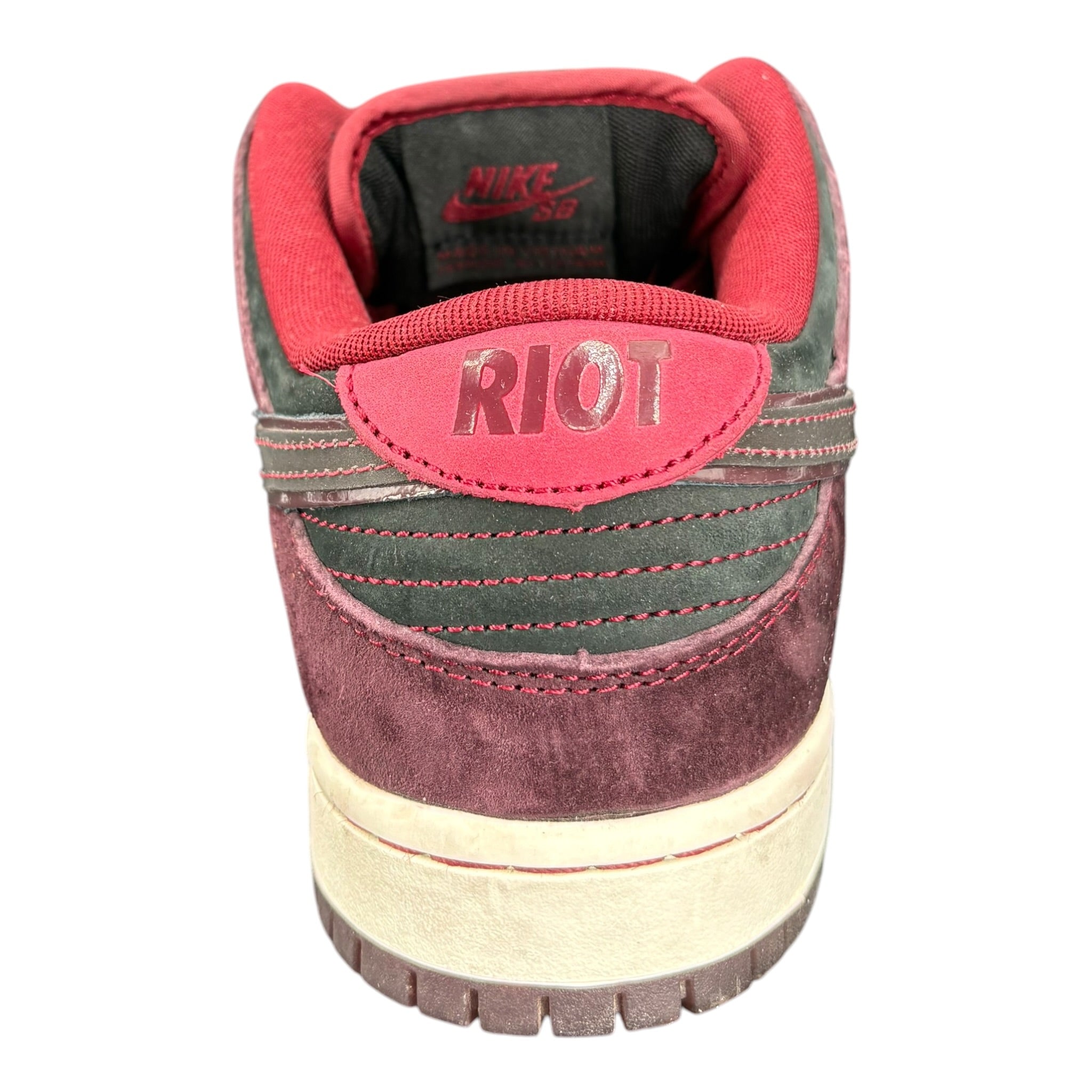 Dunk SB Low Riot (41EU)