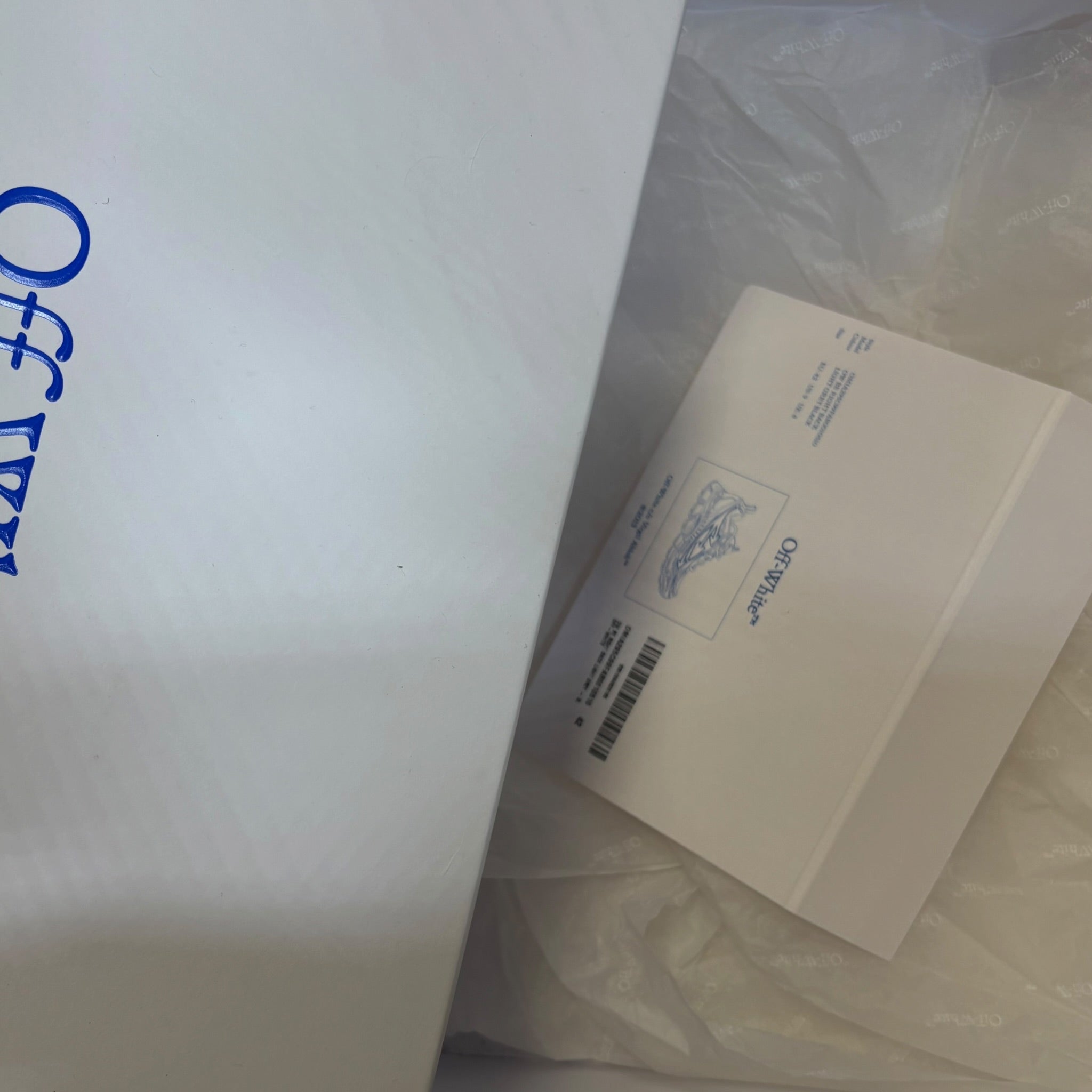 Off-White Be right Back (42EU)