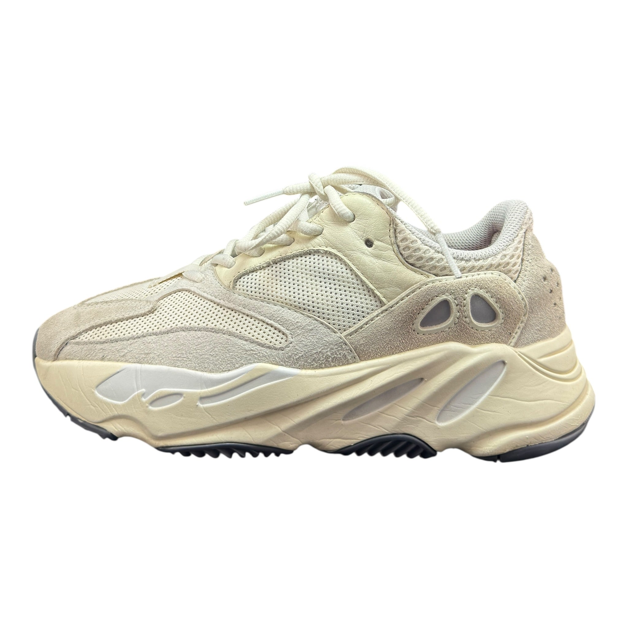 Yeezy Boost 700 (40.5EU)