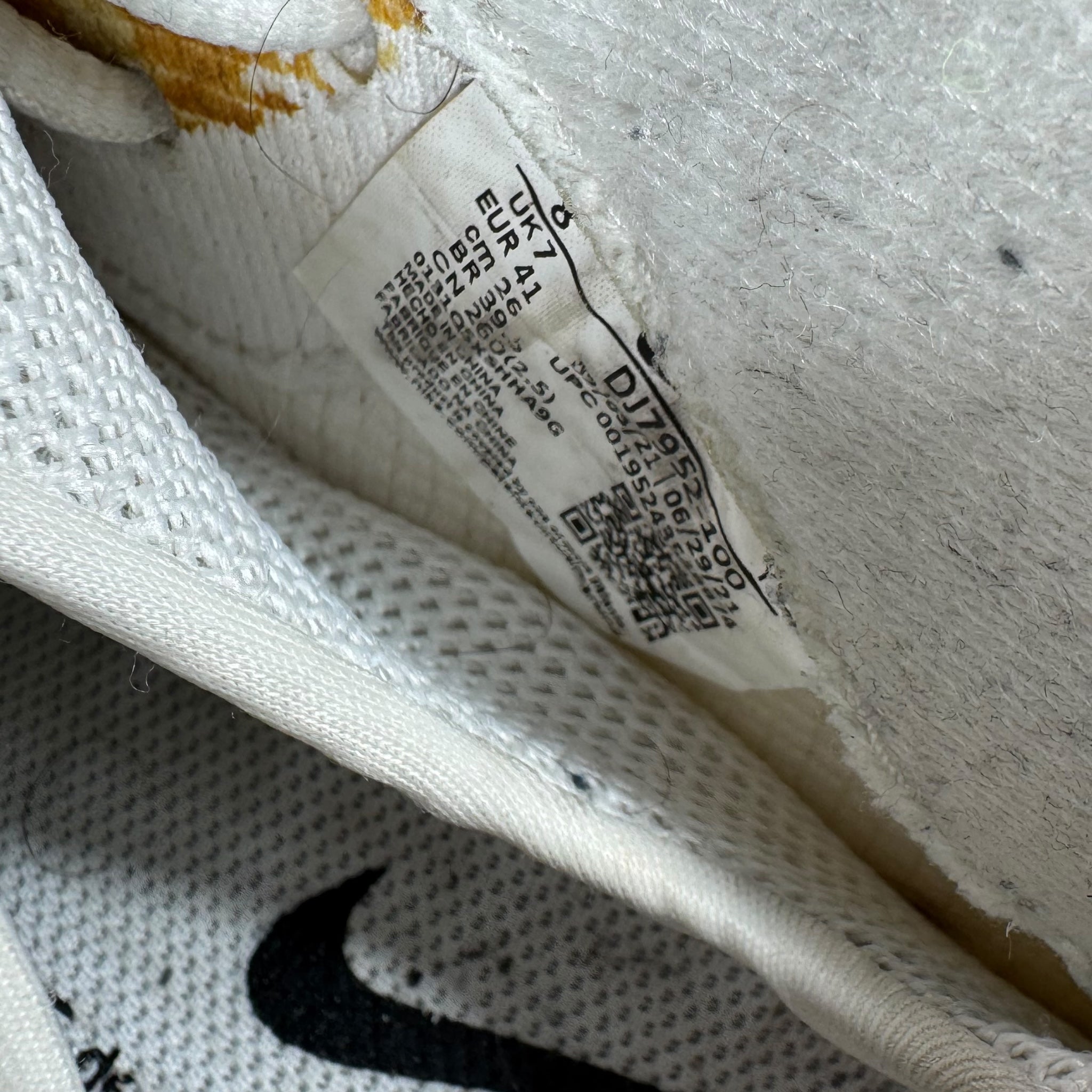 Comme des Garçons Foamposit (41EU)