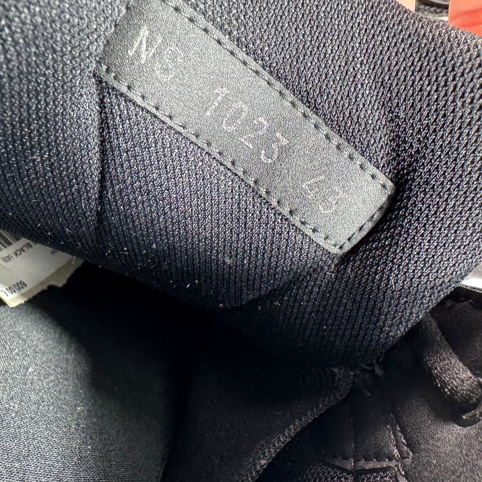 Dior B30 Triple Black (43EU)