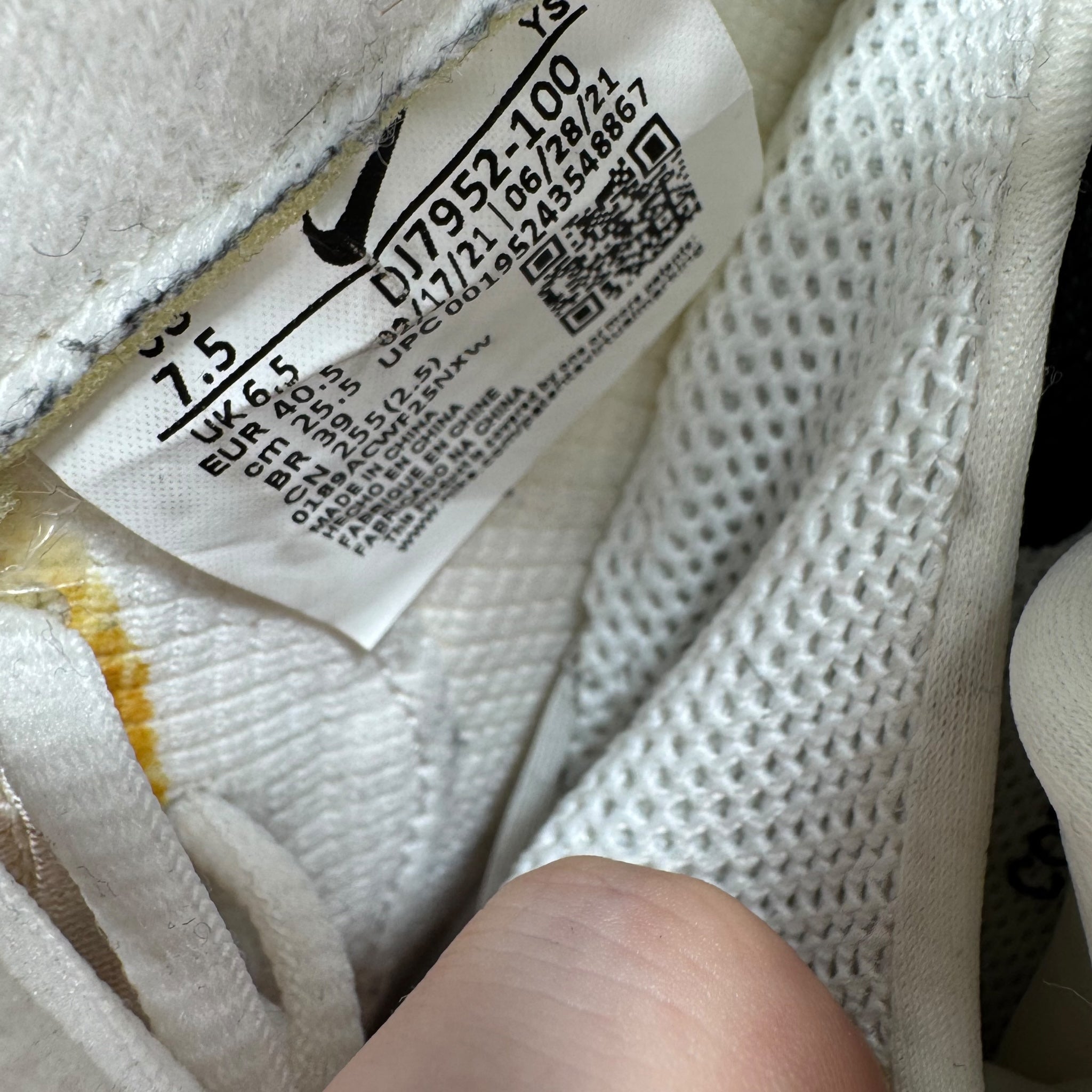 Comme des Garçons Foamposit (40.5EU)