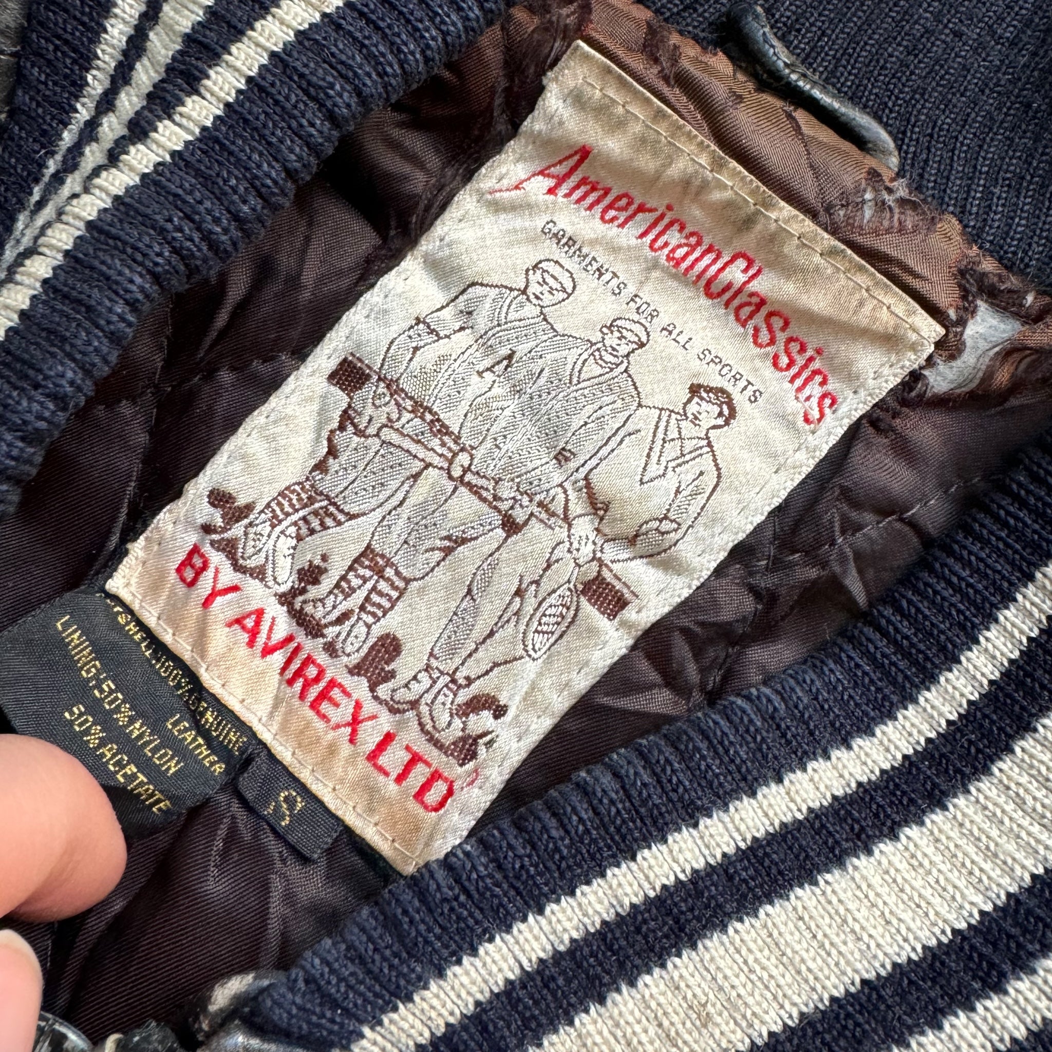 Vintage Avirex leather jacket (S-M)