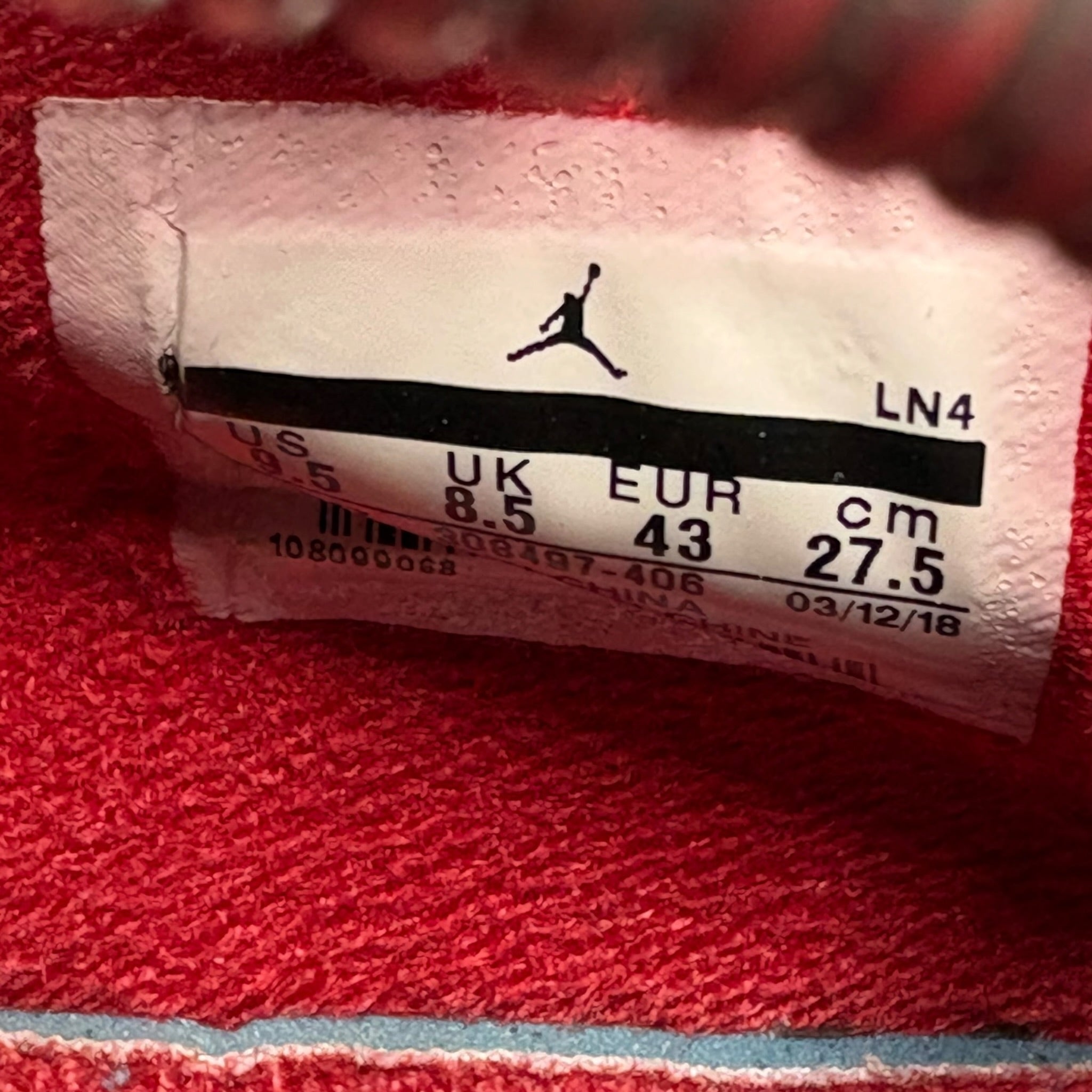 Jordan 4 Travis Scott (43EU)