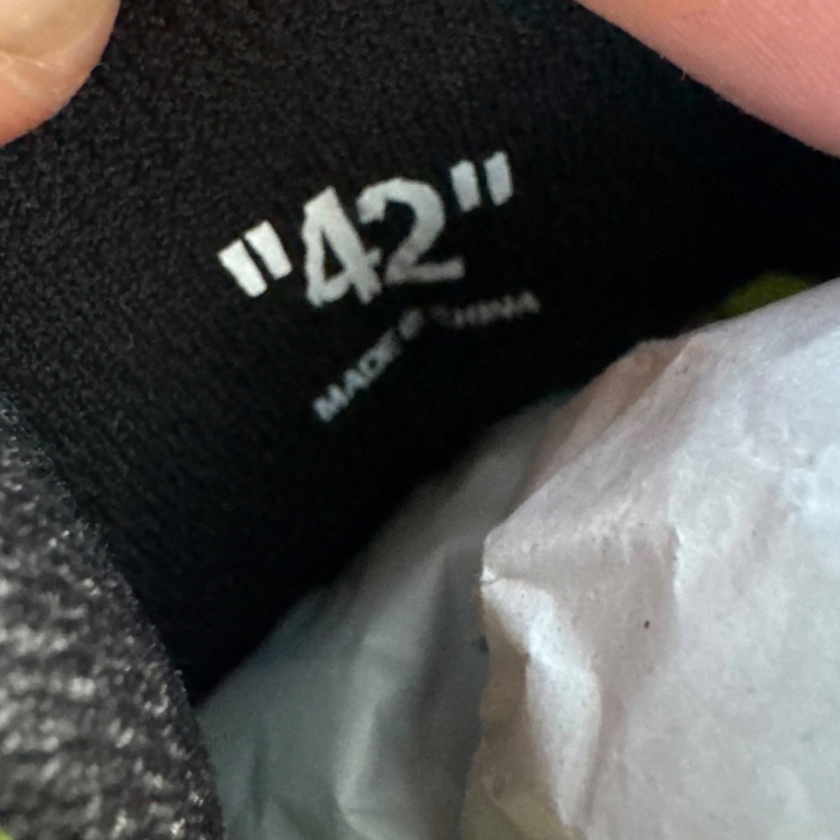 Off-White Be Right Back (42EU)
