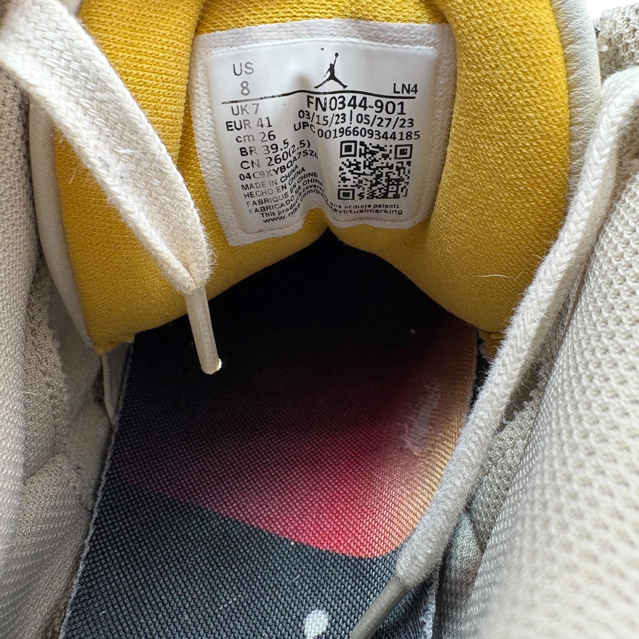 Jordan 3 J. Balvin (41EU)