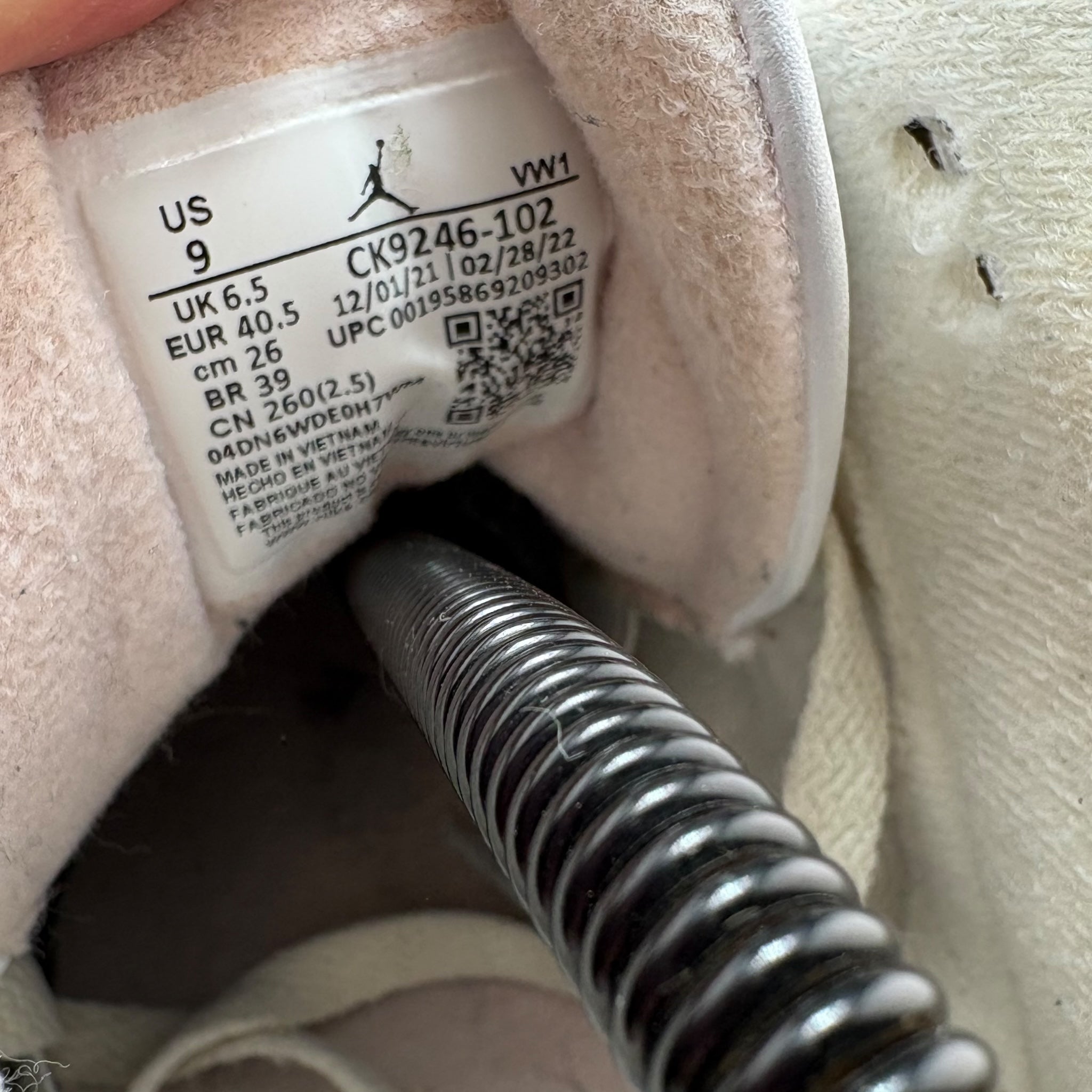 Jordan 3 crimson (40.5EU)