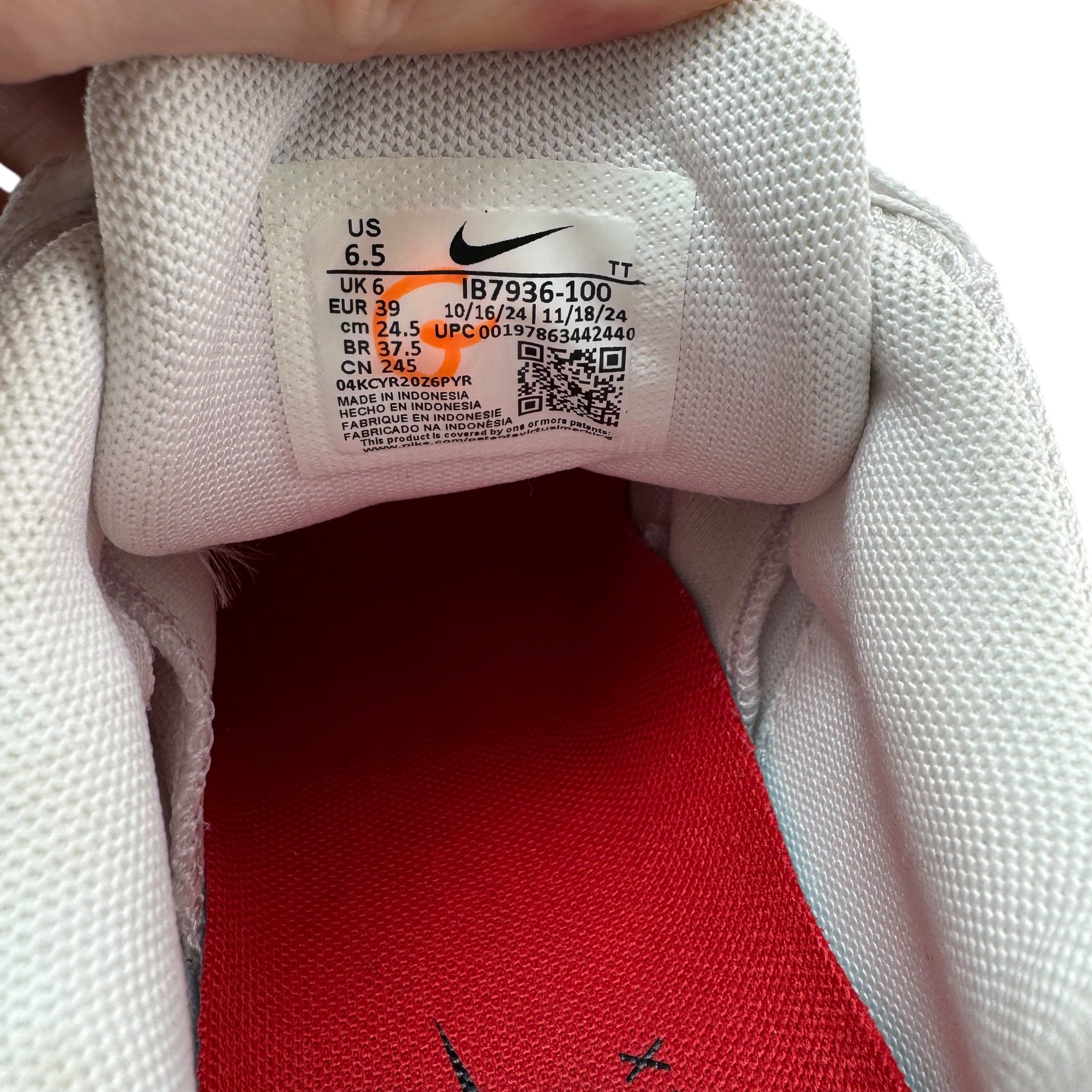 Air Max 95 White and Red (39EU)