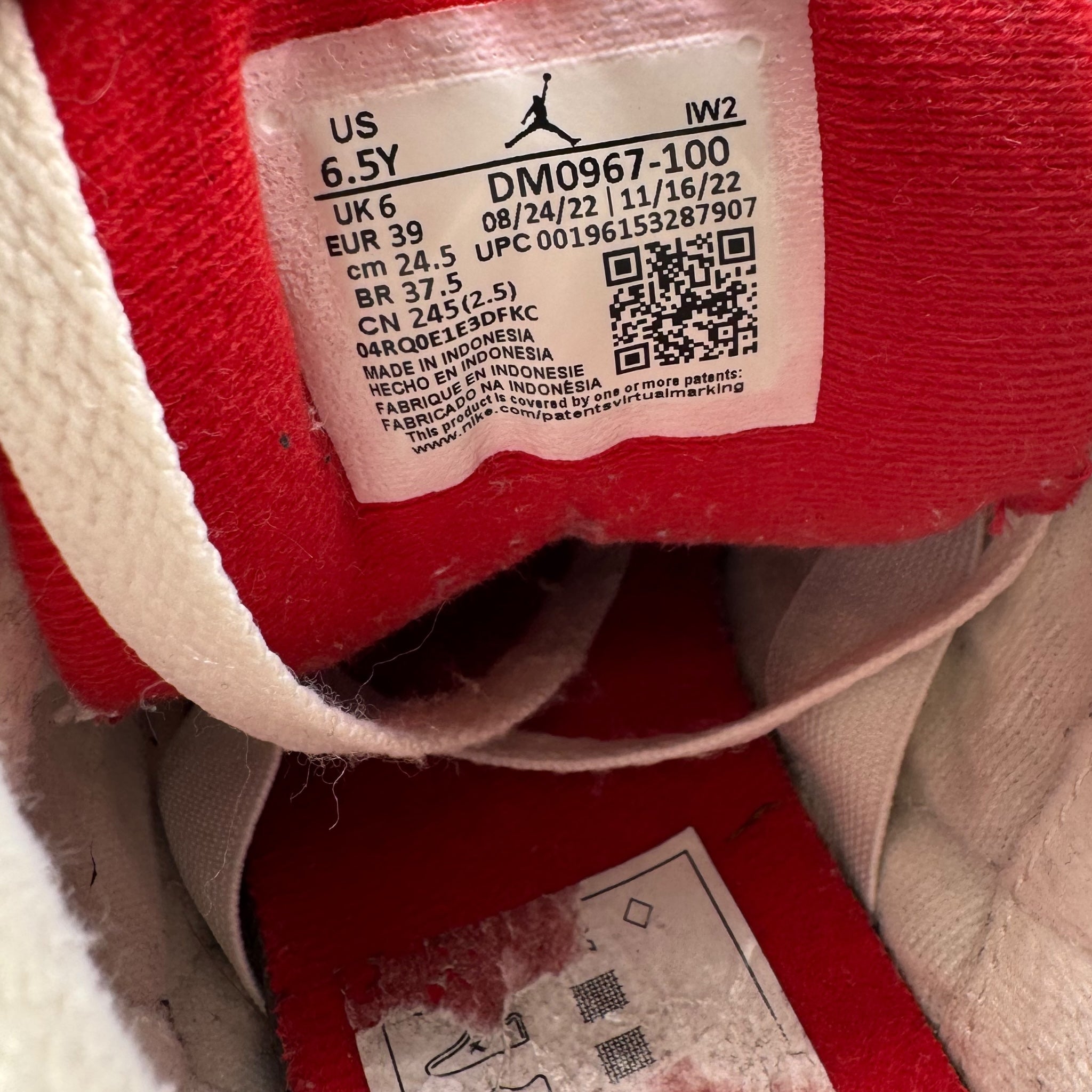 Jordan 3 Reimagined (39EU)