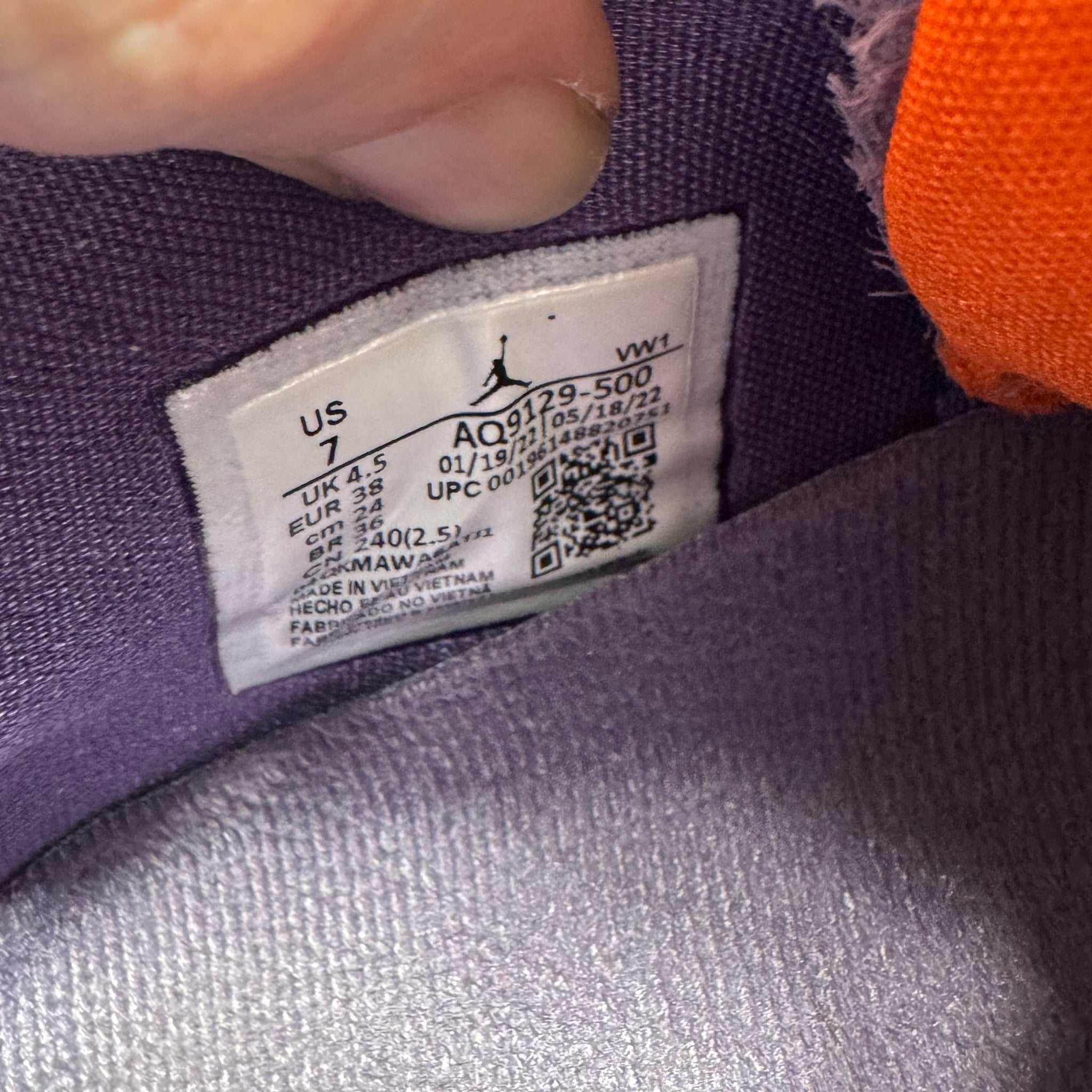 Jordan 4 Canyon Purple (38EU)