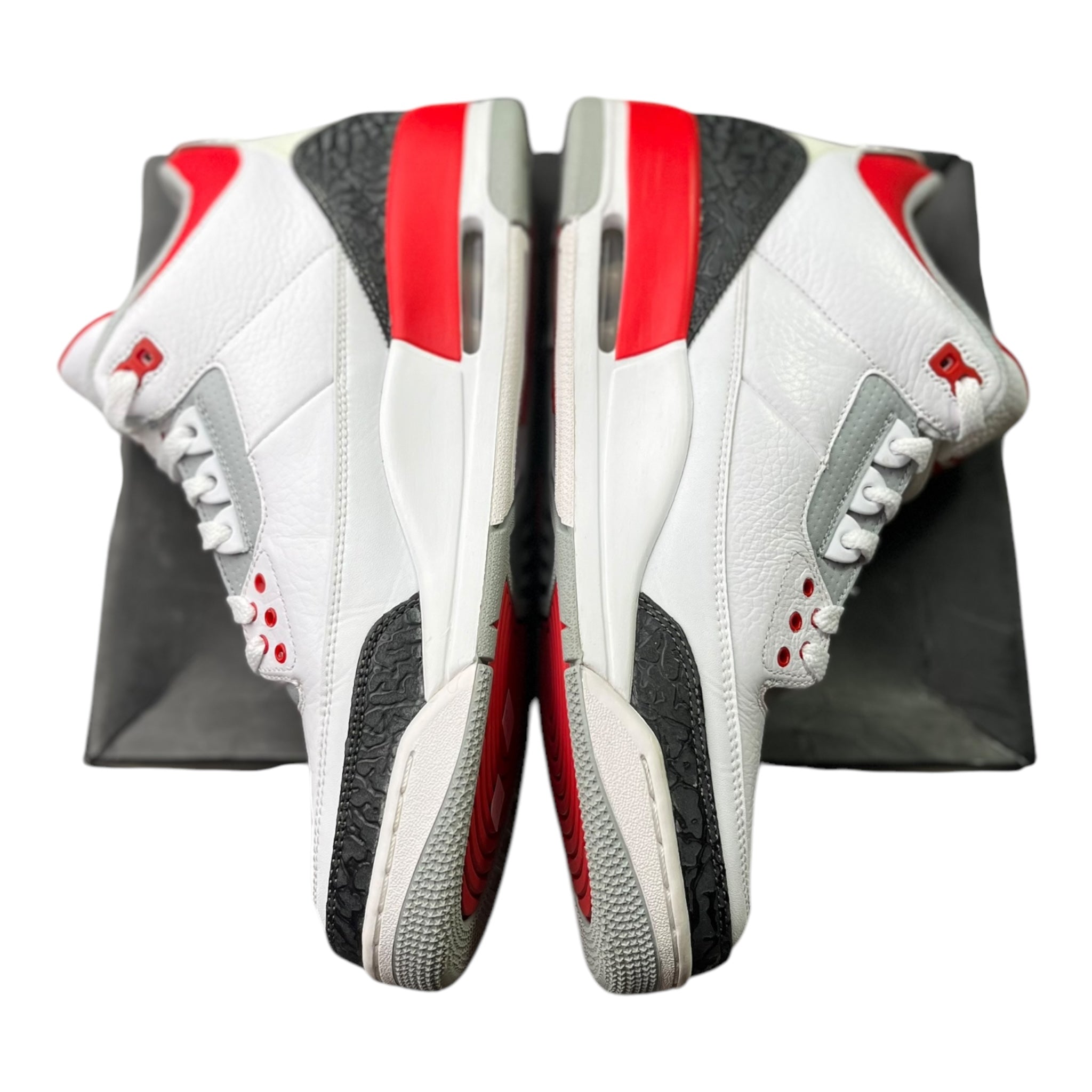 Jordan 3 Retro Fire Red (44EU)