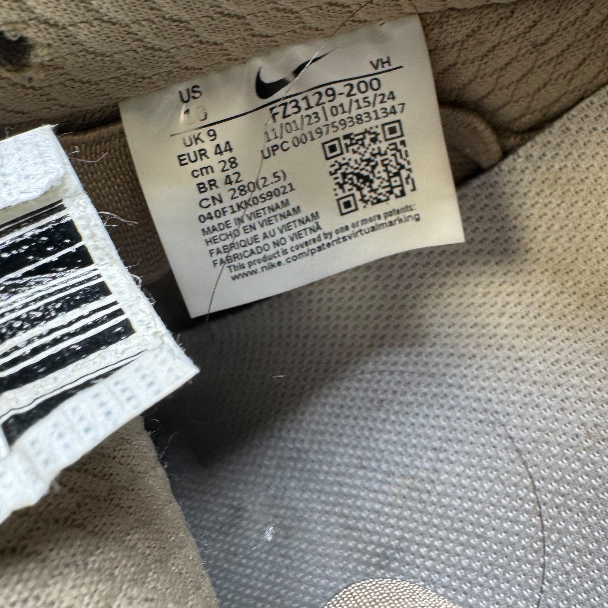 Dunk SB Low Big Money Saving (44EU)