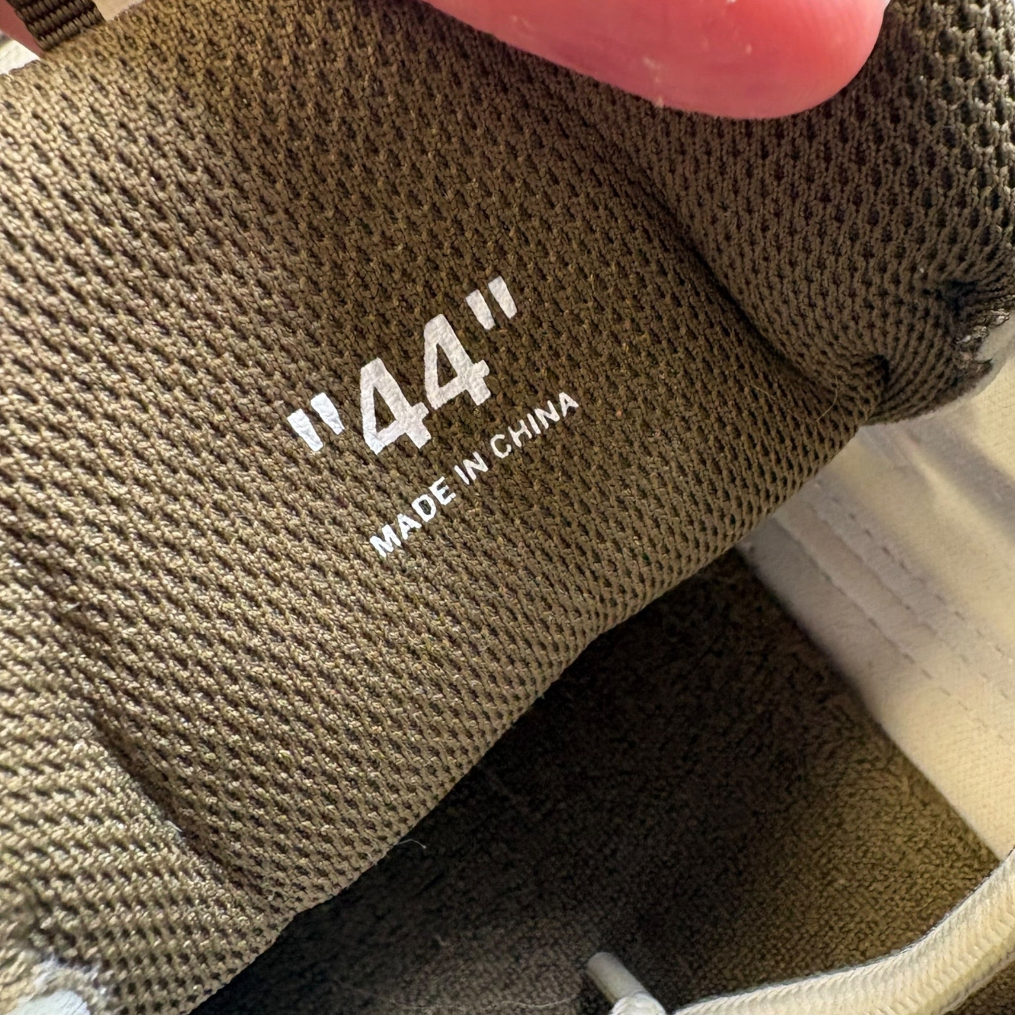 Off-White Be Right Back (44EU)
