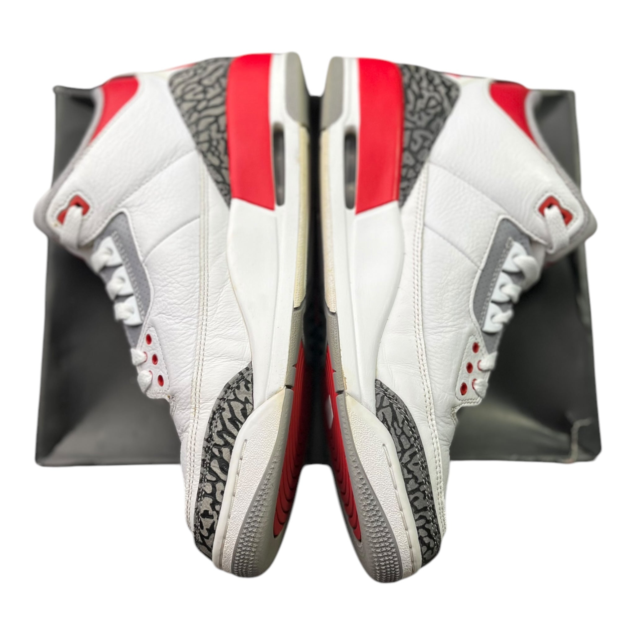 Jordan 3 Retro Fire Red (44EU)