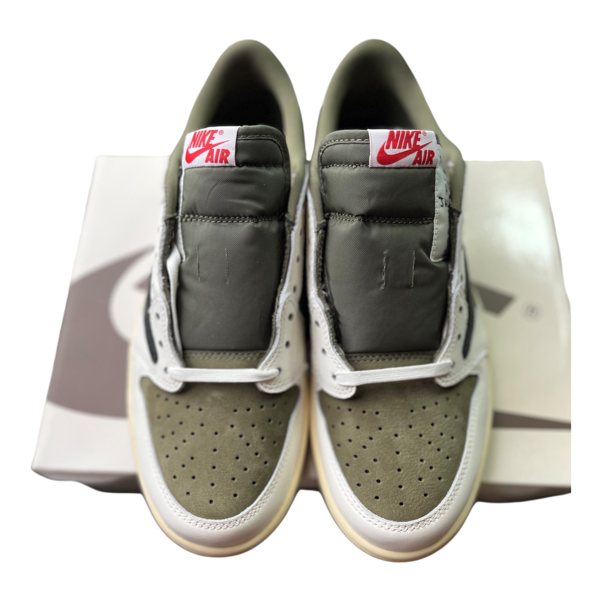 Jordan 1 Low OG SP Travis Scott Medium Olive (42EU)