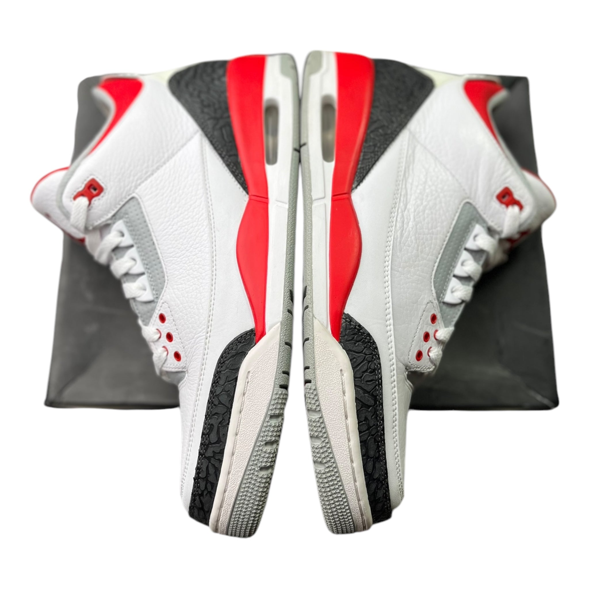 Jordan 3 Retro Fire Red (44EU)