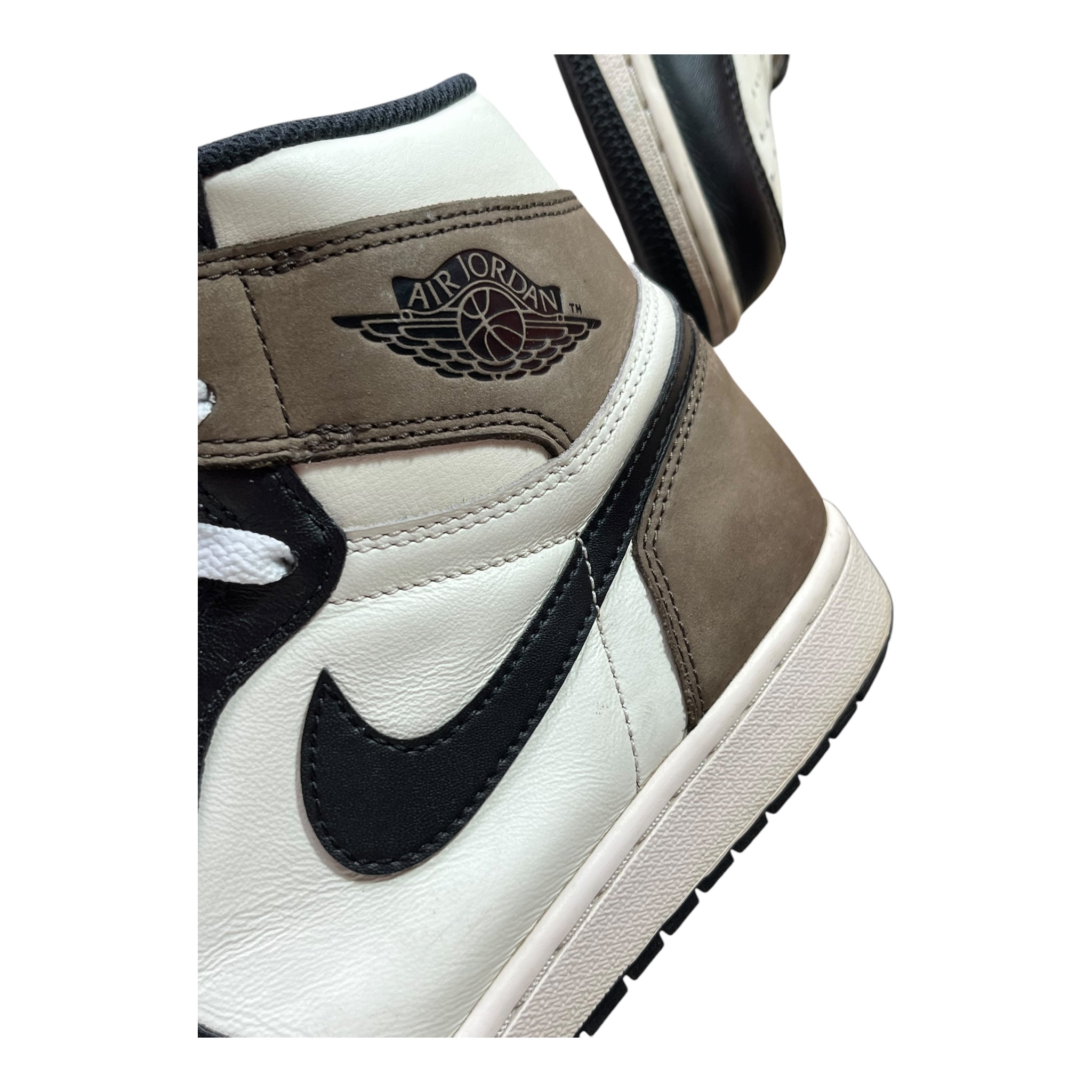 Jordan 1 Retro High Dunkelmocha (44EU)