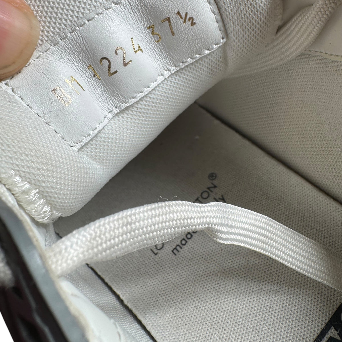 Louis Vuitton Trainer (37.5)