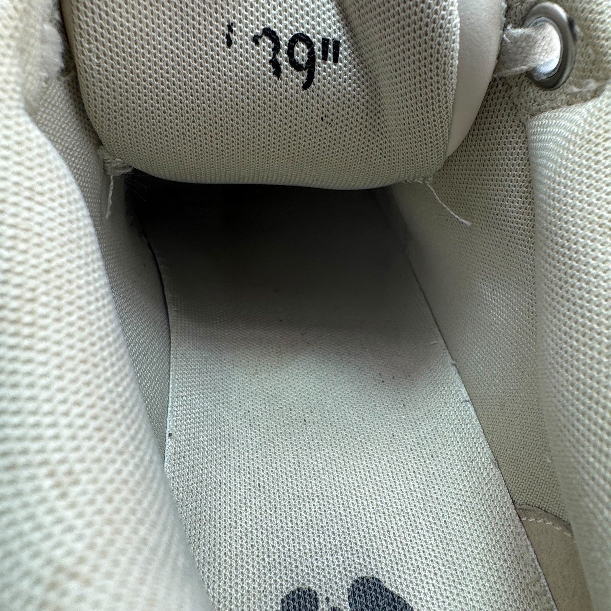 Off-White Out Off Office (39EU)