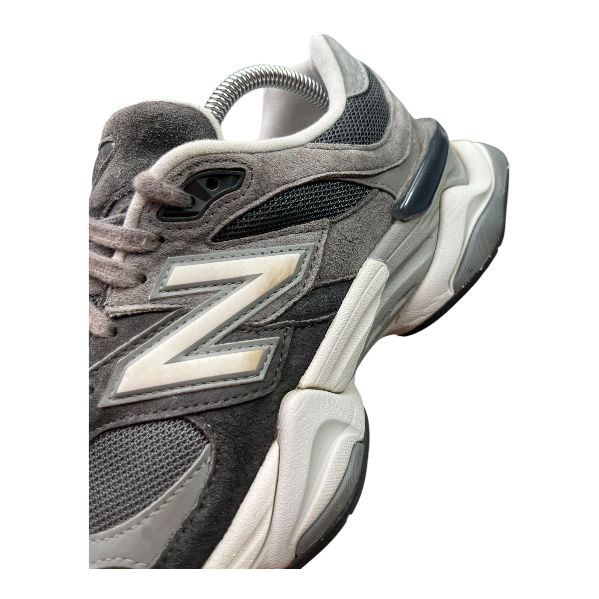 New Balance 9060 Dunkelgrau (43EU)