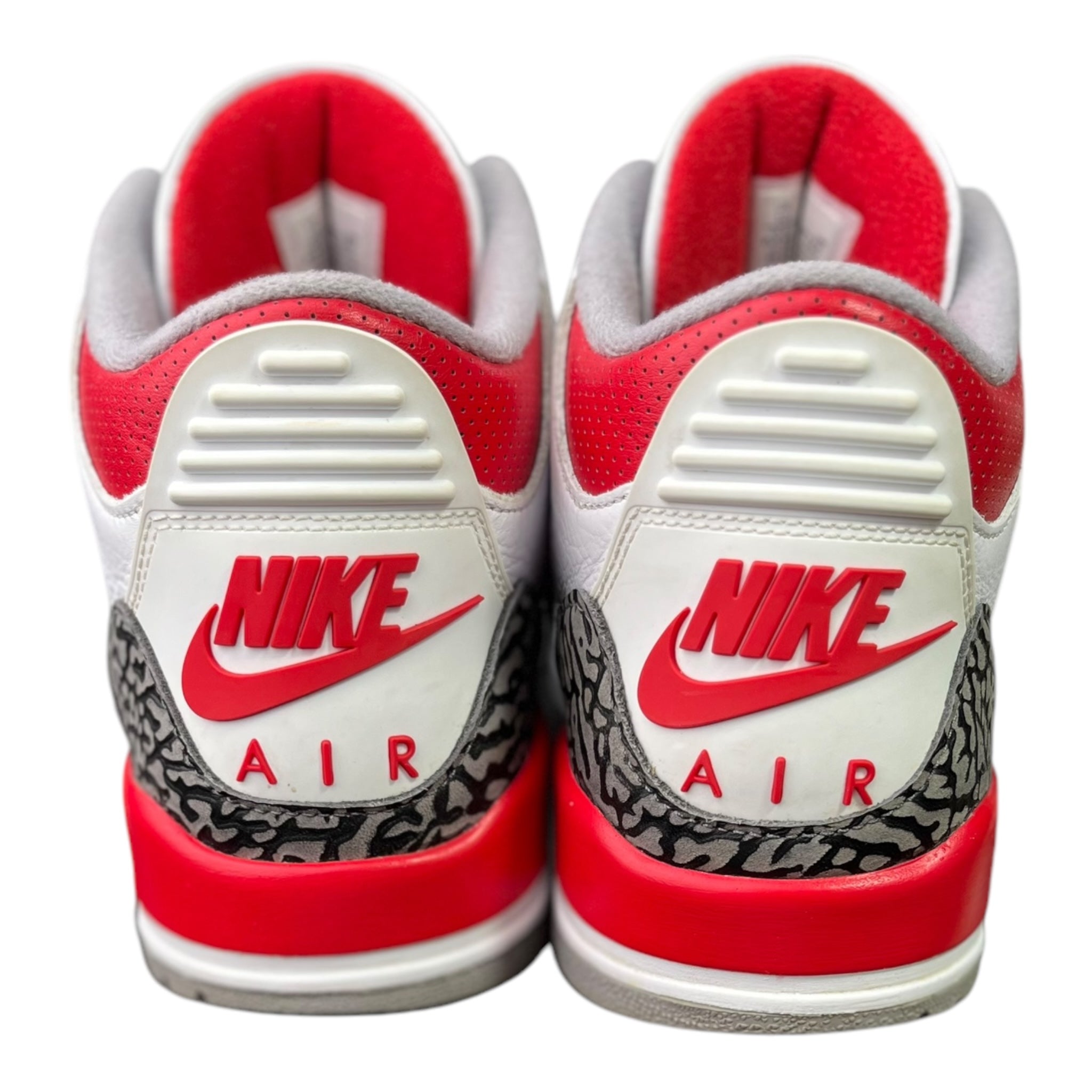 Jordan 3 Retro Fire Red (44EU)