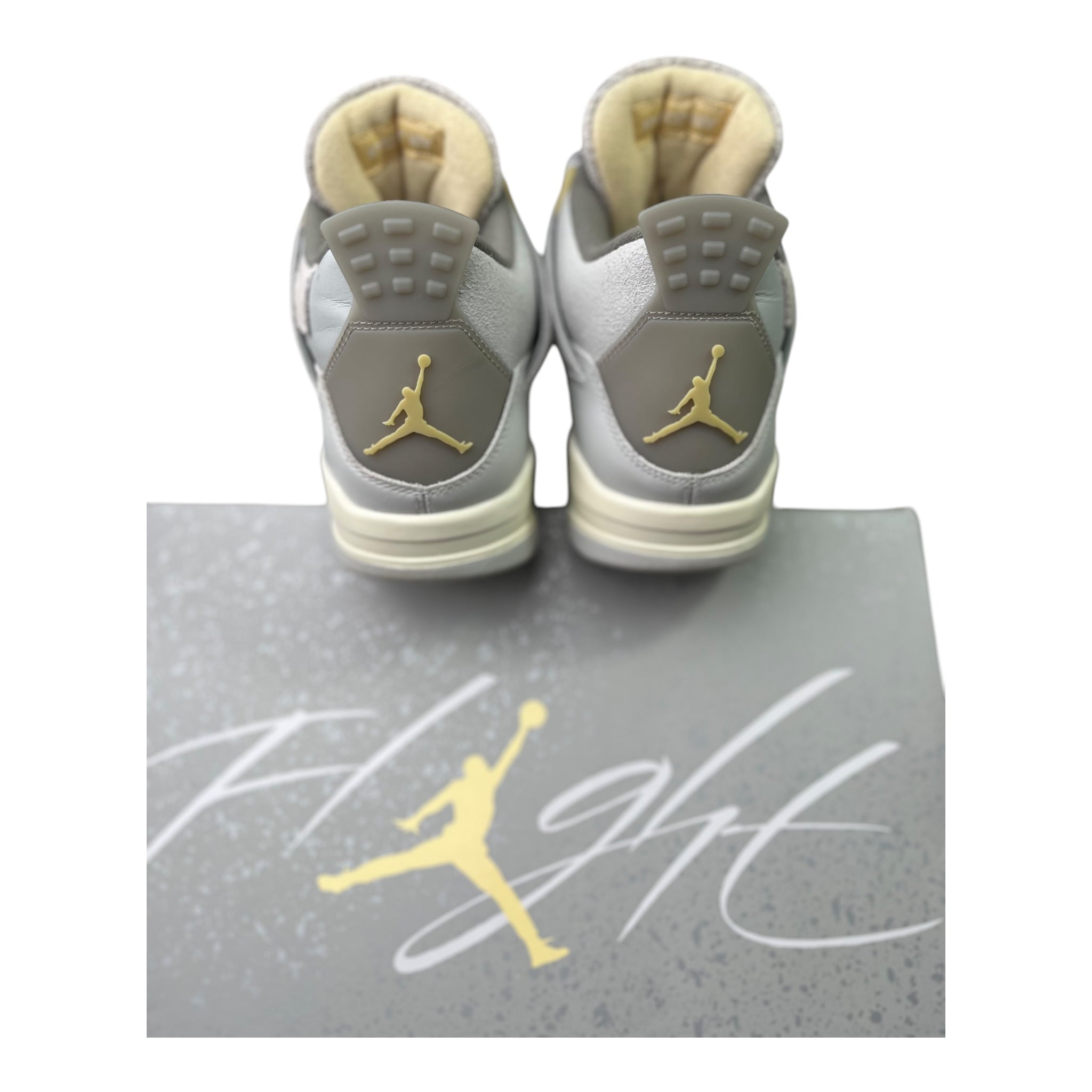 Jordan 4 Retro Photon Dust Craft (46EU)