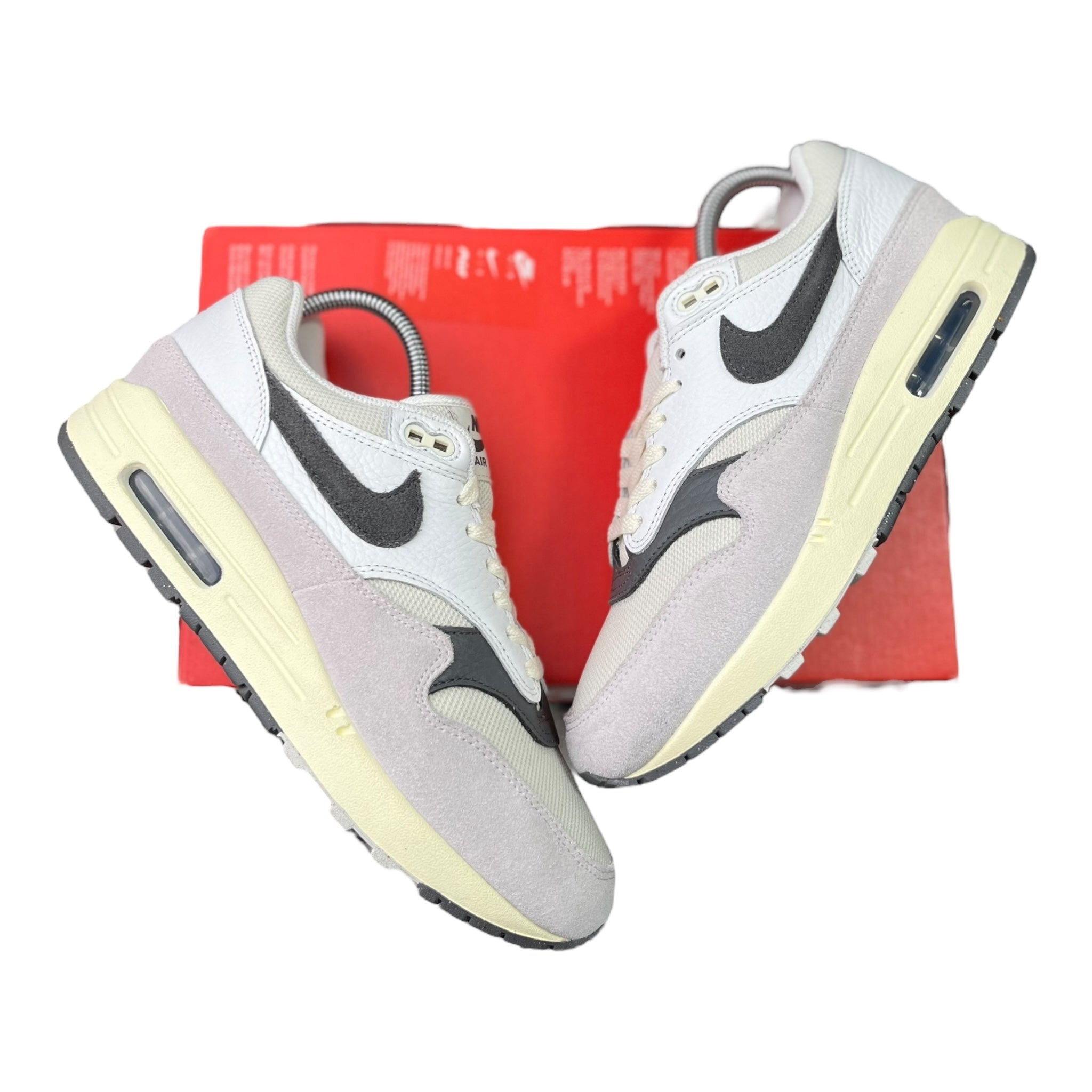 Nike Air Max 1 Licht Knochen Eisen Grau (41EU)