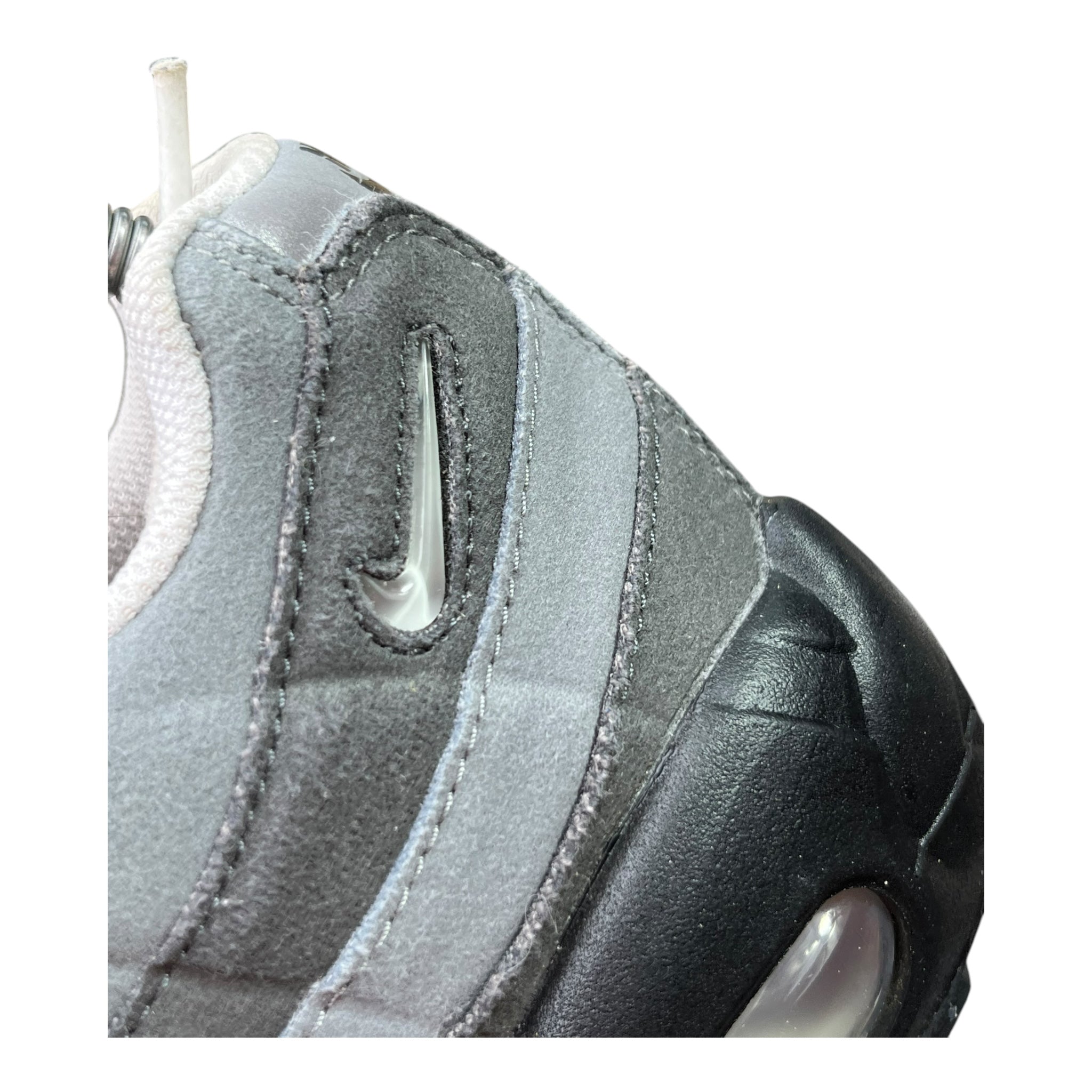 Nike Air Max 95 Grau Juwel (40EU)