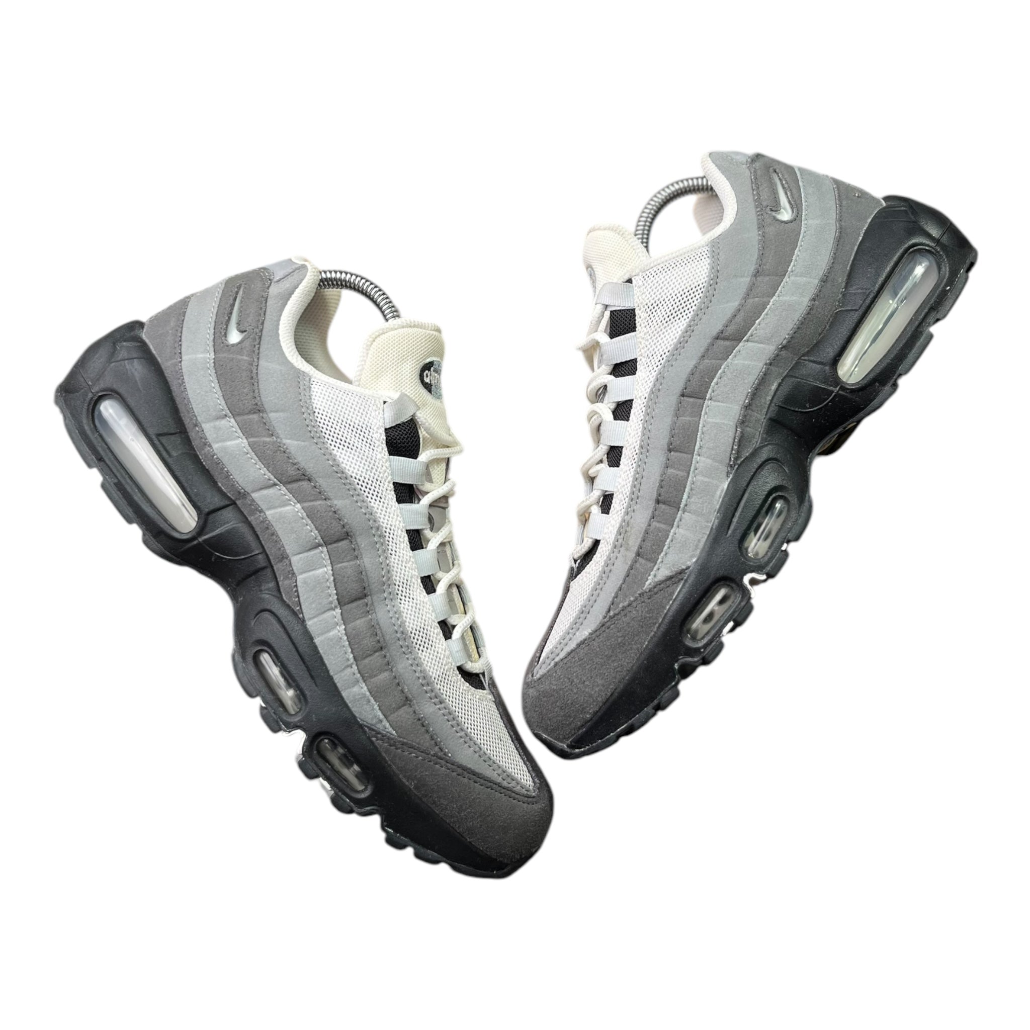 Nike Air Max 95 Grau Jewel (41EU)