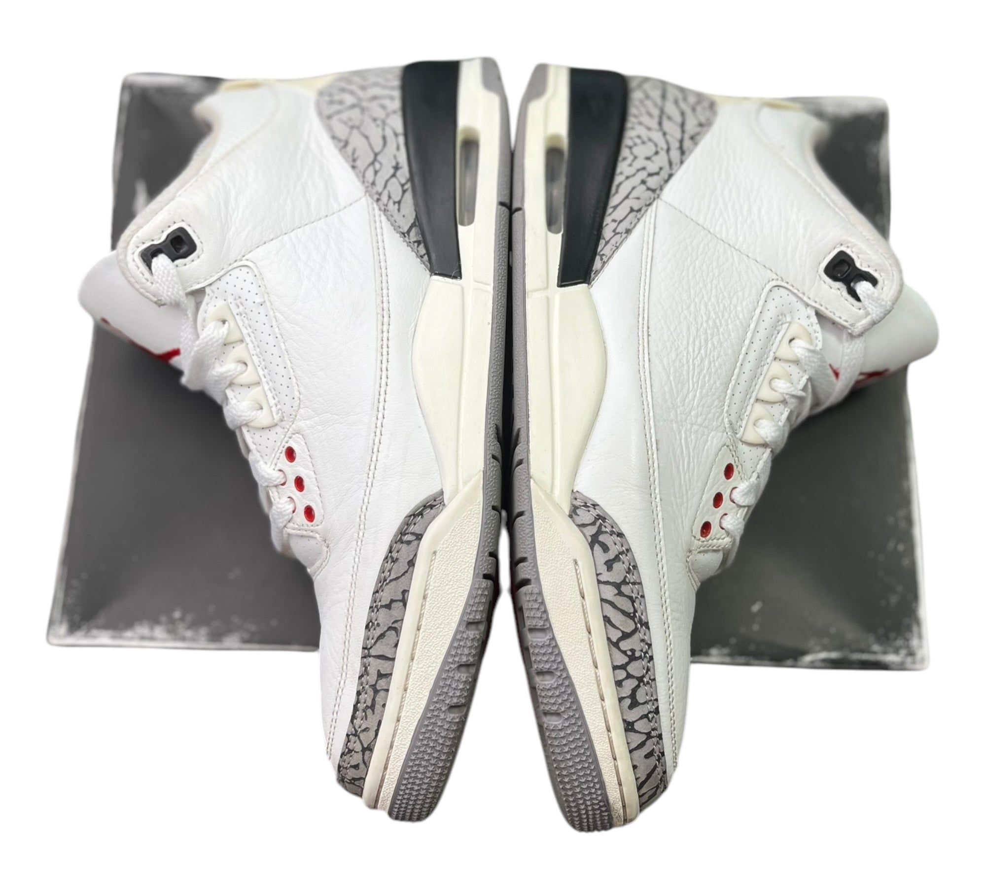 Jordan 3 Retro Weiß Zement Neuinterpretiert (42EU)