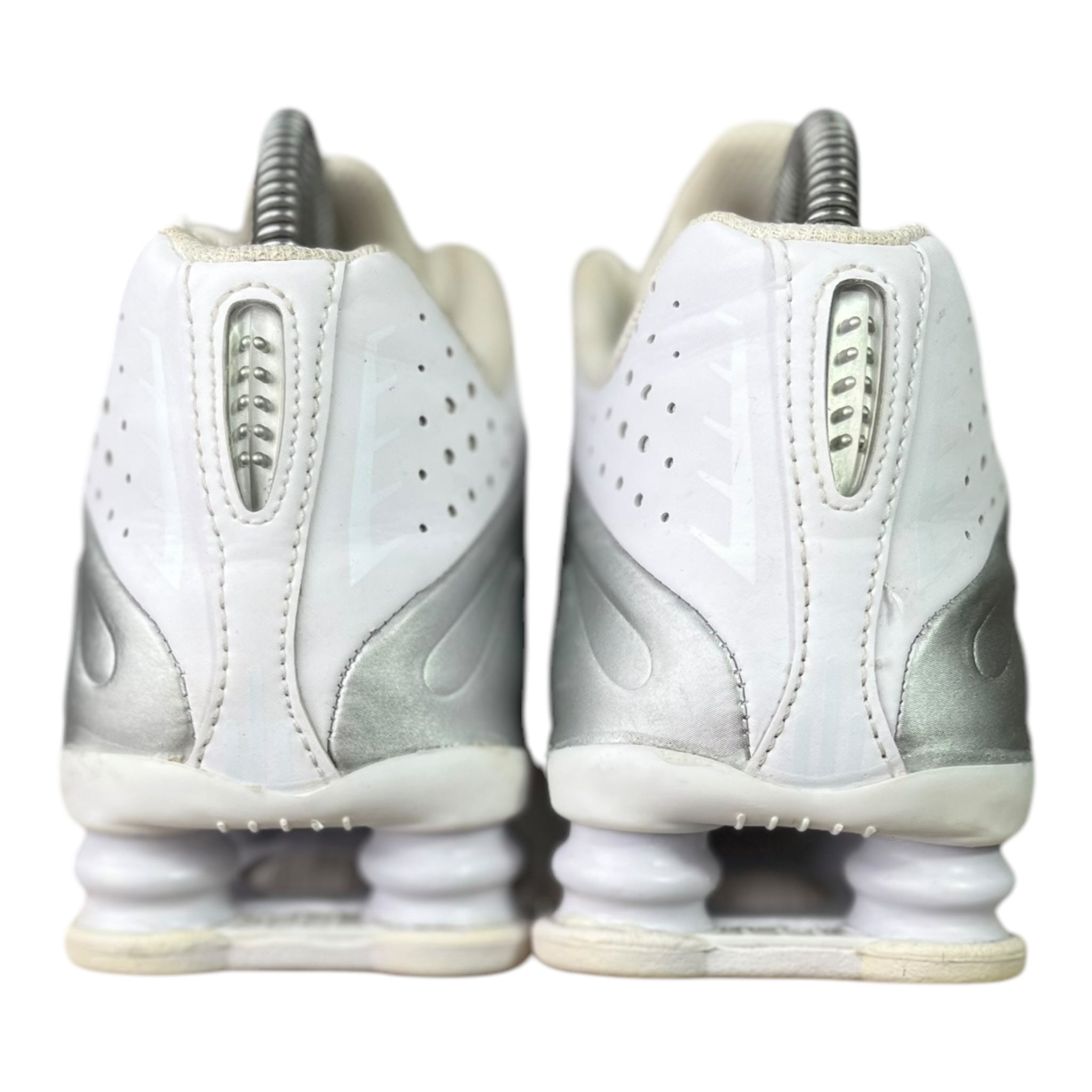 Nike Shox R4 Weiß Metallic Silber (38.5EU)