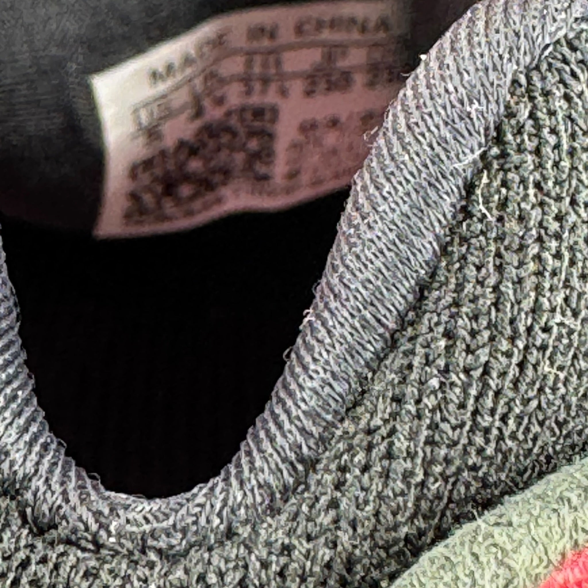 Yeezy 700 V3 (37.5EU)