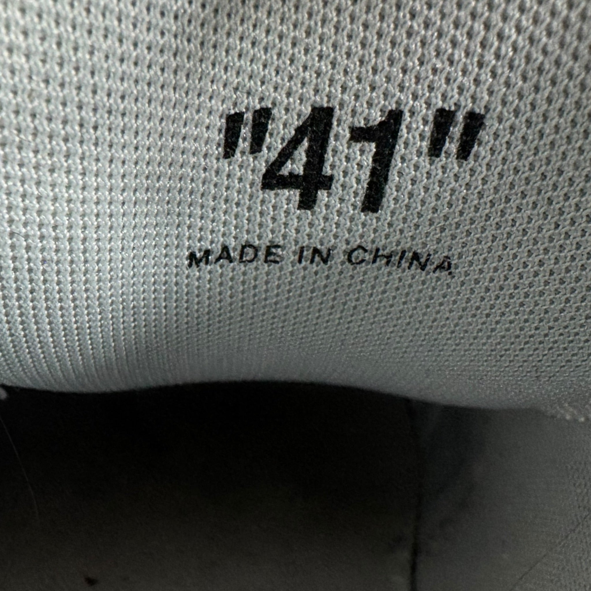 Off White Out Off Office (41EU)