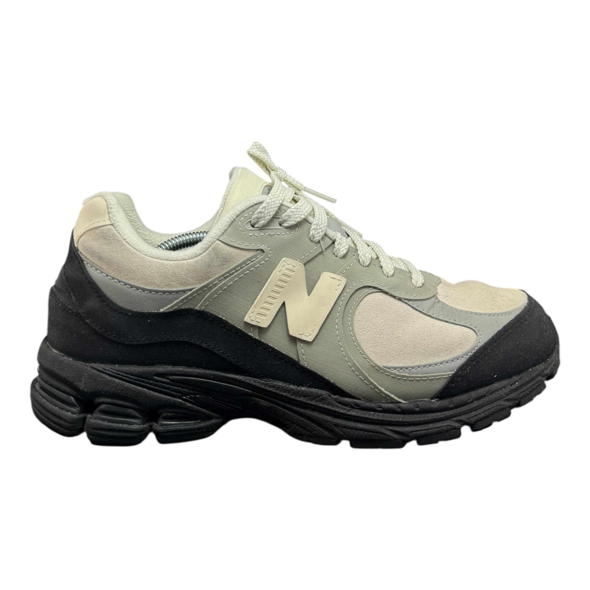 New Balance 2002r The Basement (43EU)