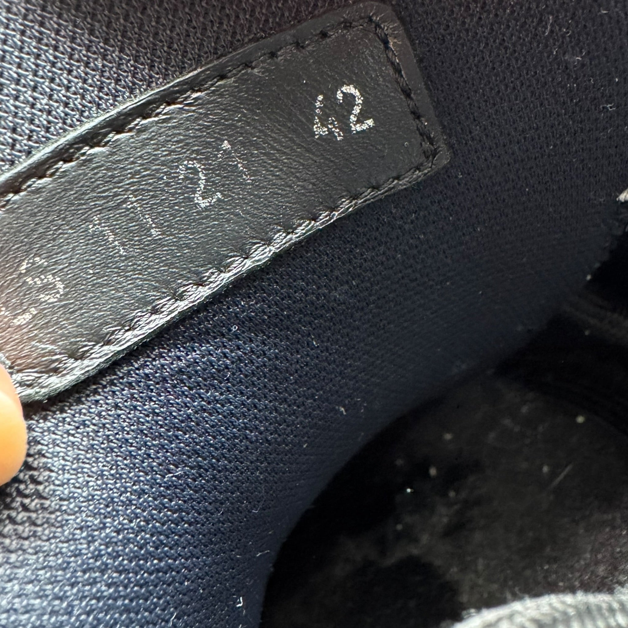 Dior B22 Lila (42EU)