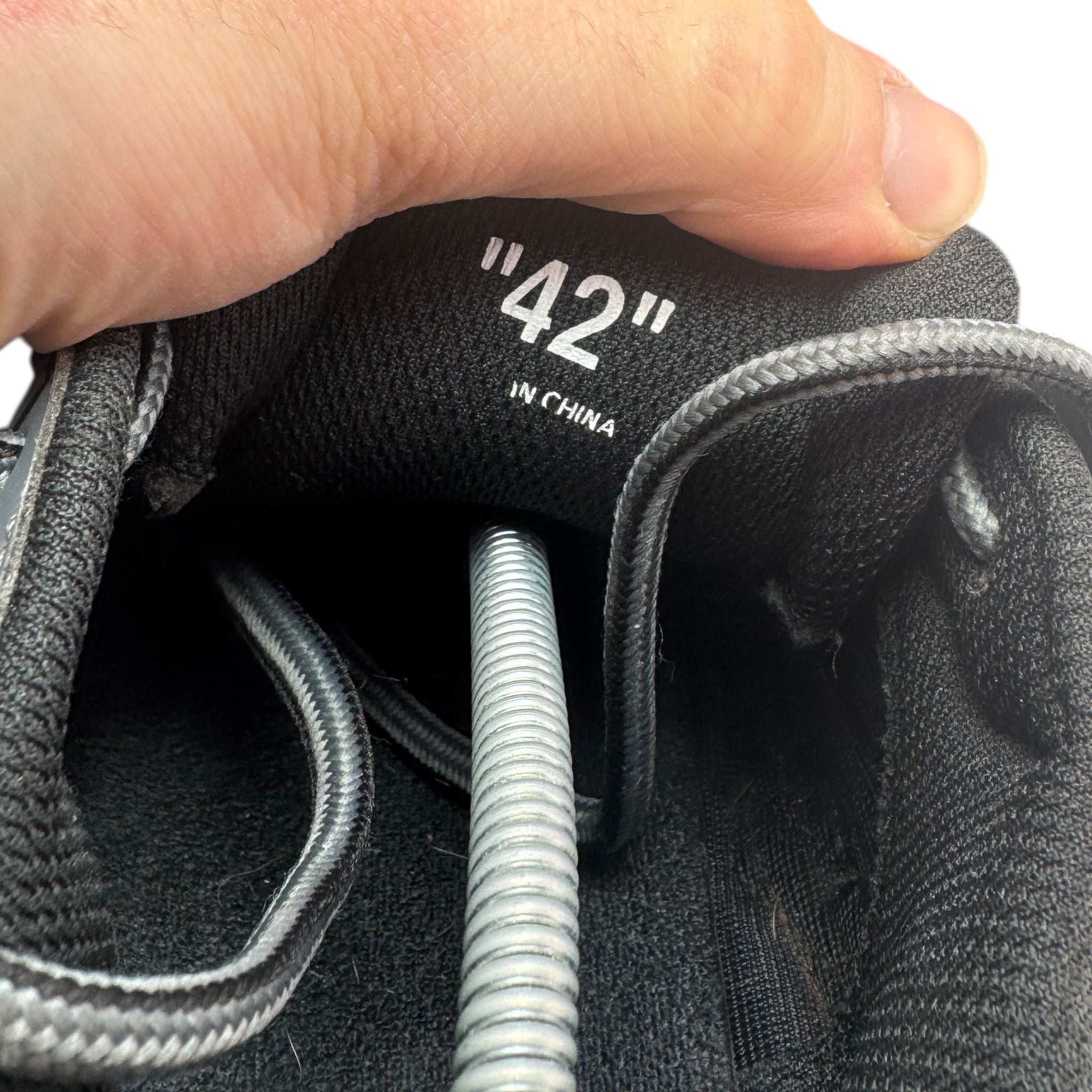 Off-White Be Right Back (42EU)