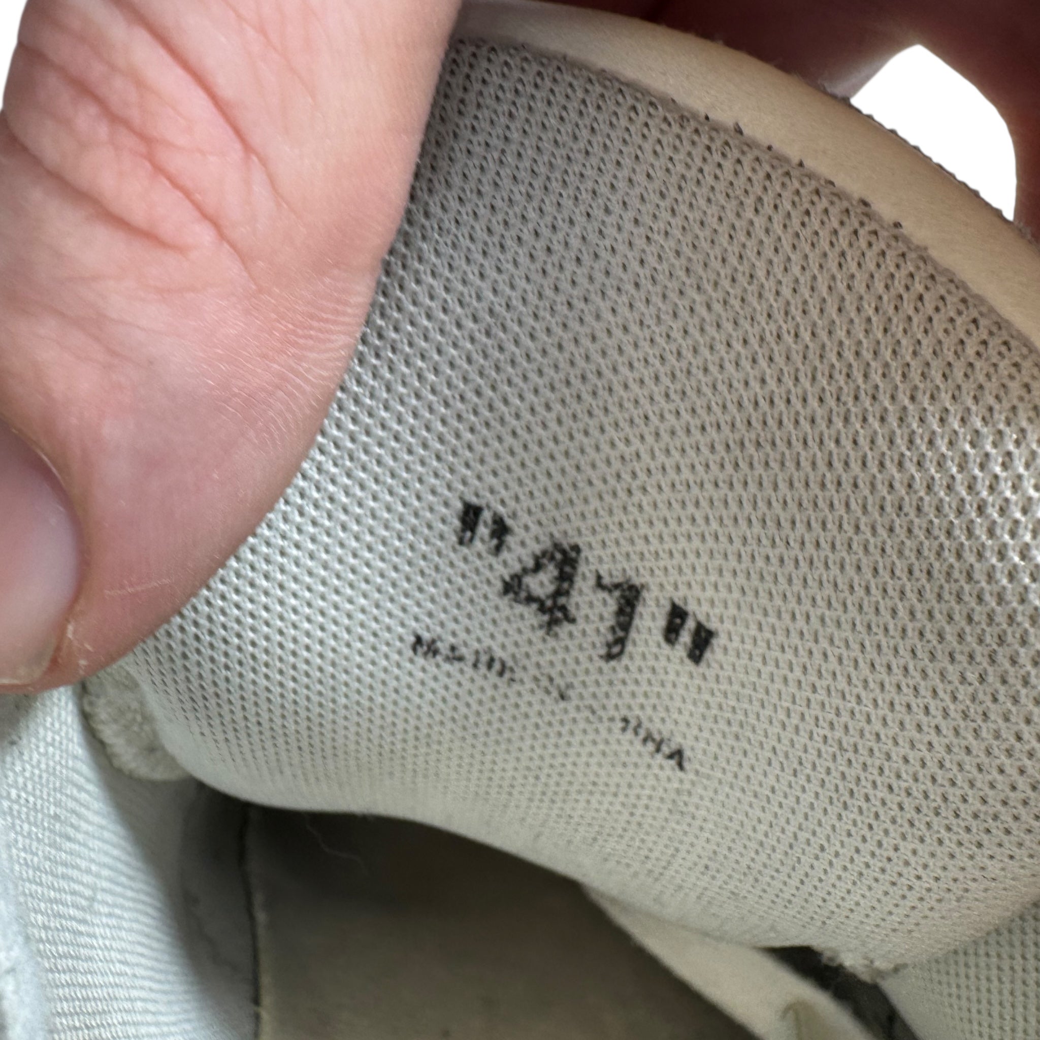 Off White Out Off Office (41EU)