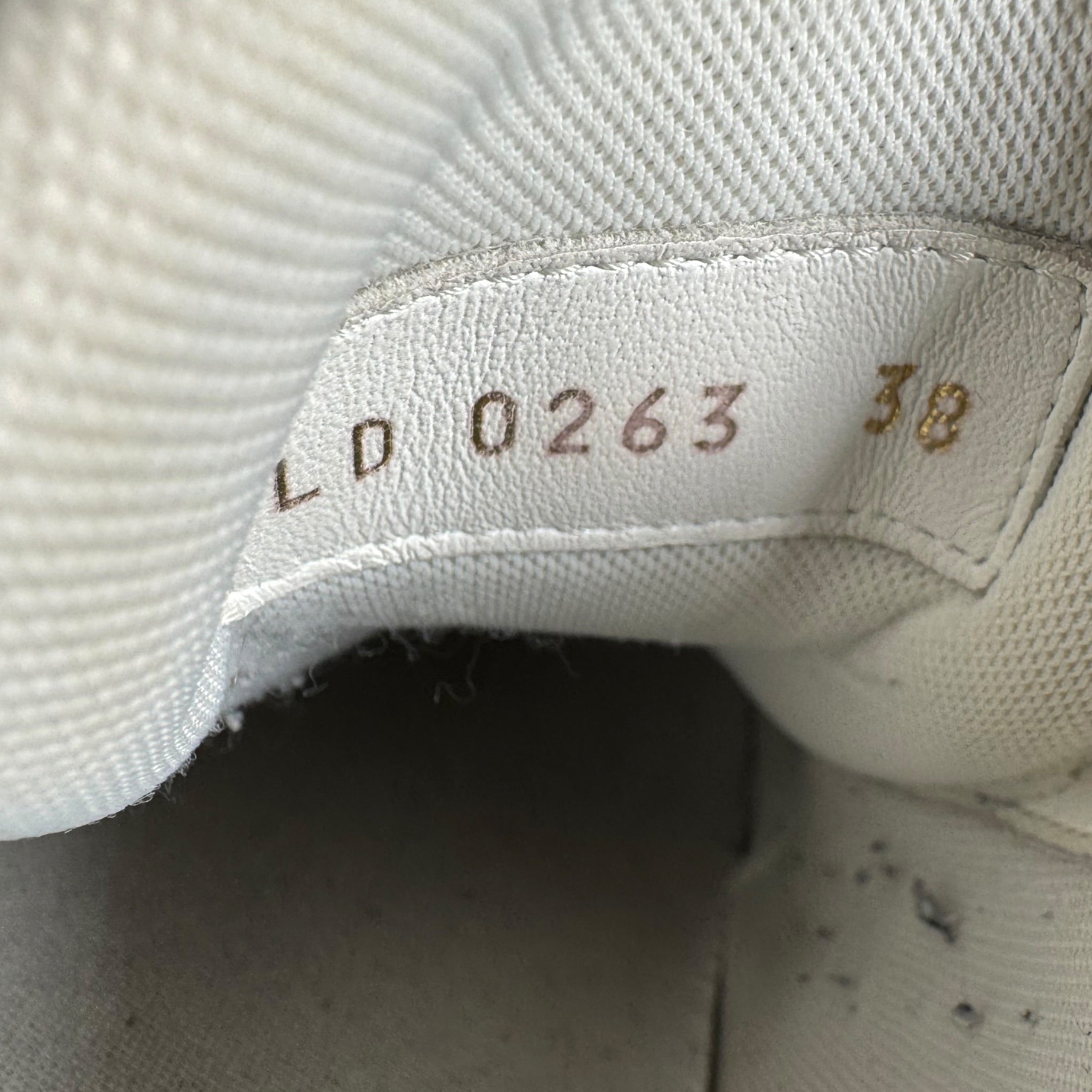 Louis Vuitton Trainer Denim (38EU)