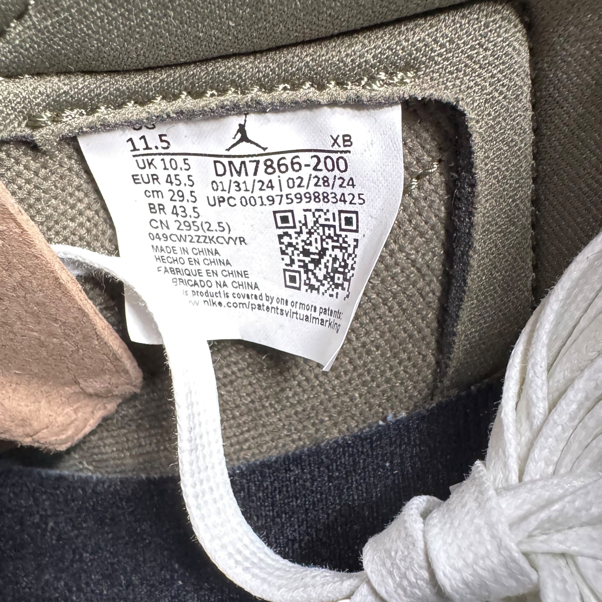Jordan One Low Travis Scott Medium Olive DS (45.5EU)
