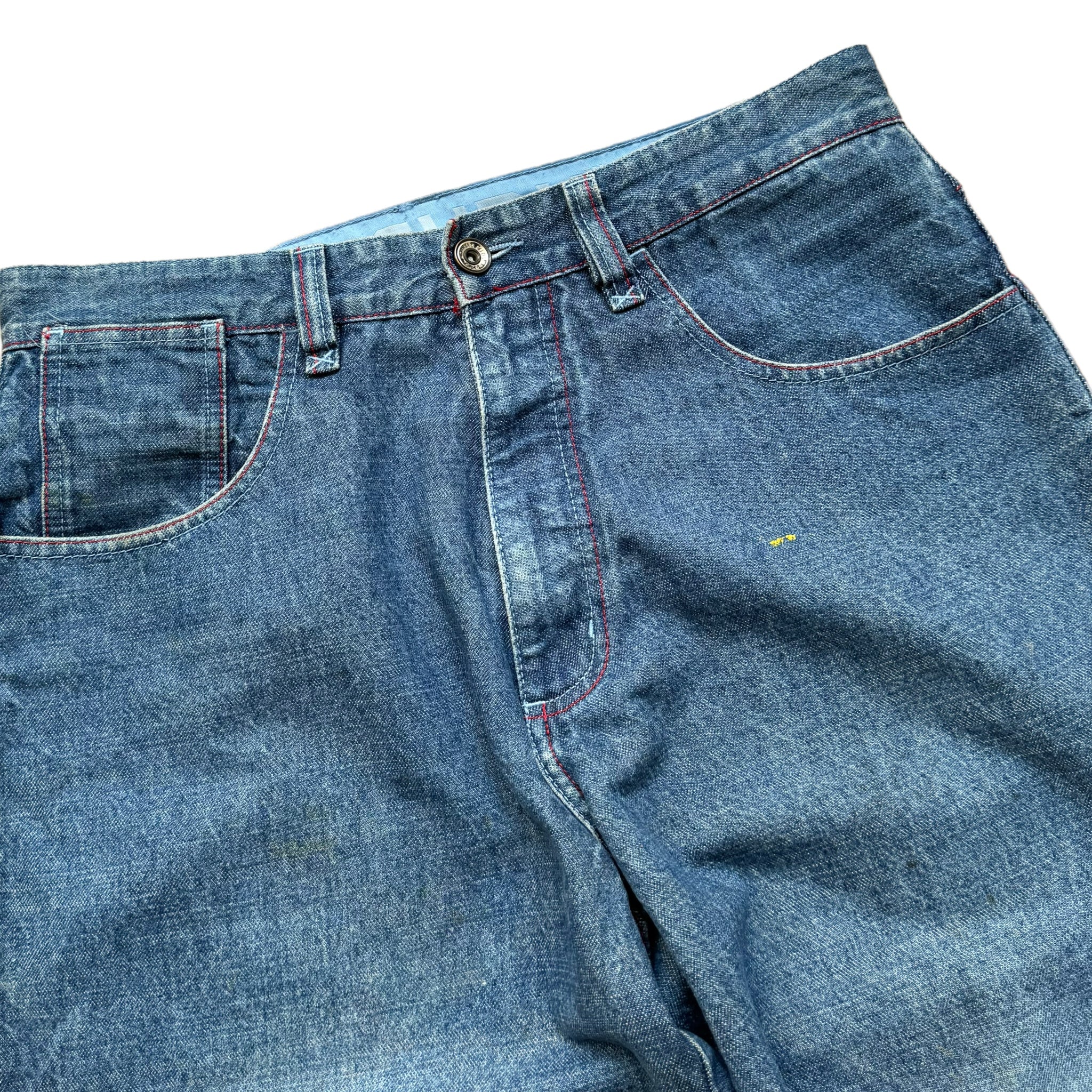 Baggy-Jeans von Fubu (M).