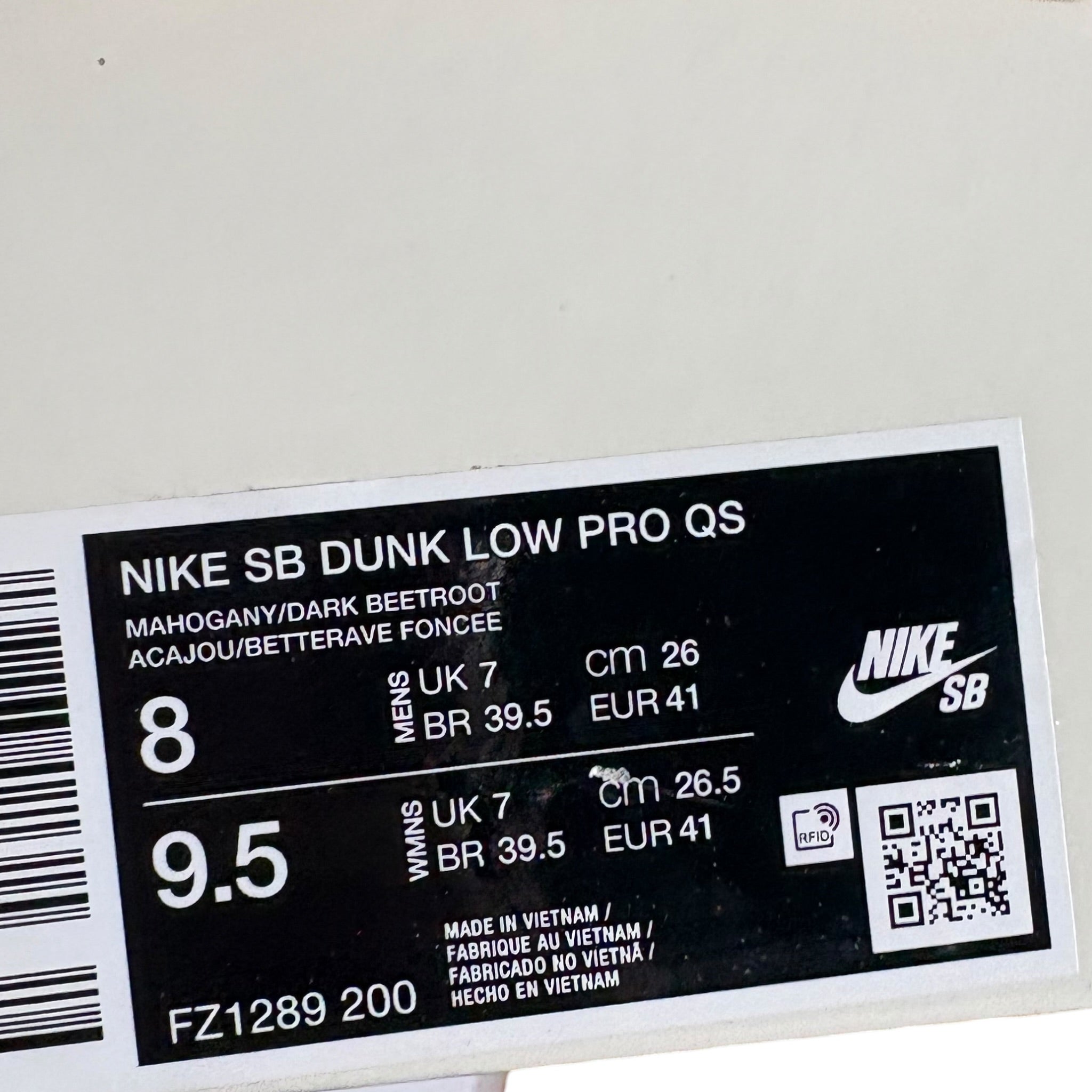Dunk SB Low Riot (41EU)