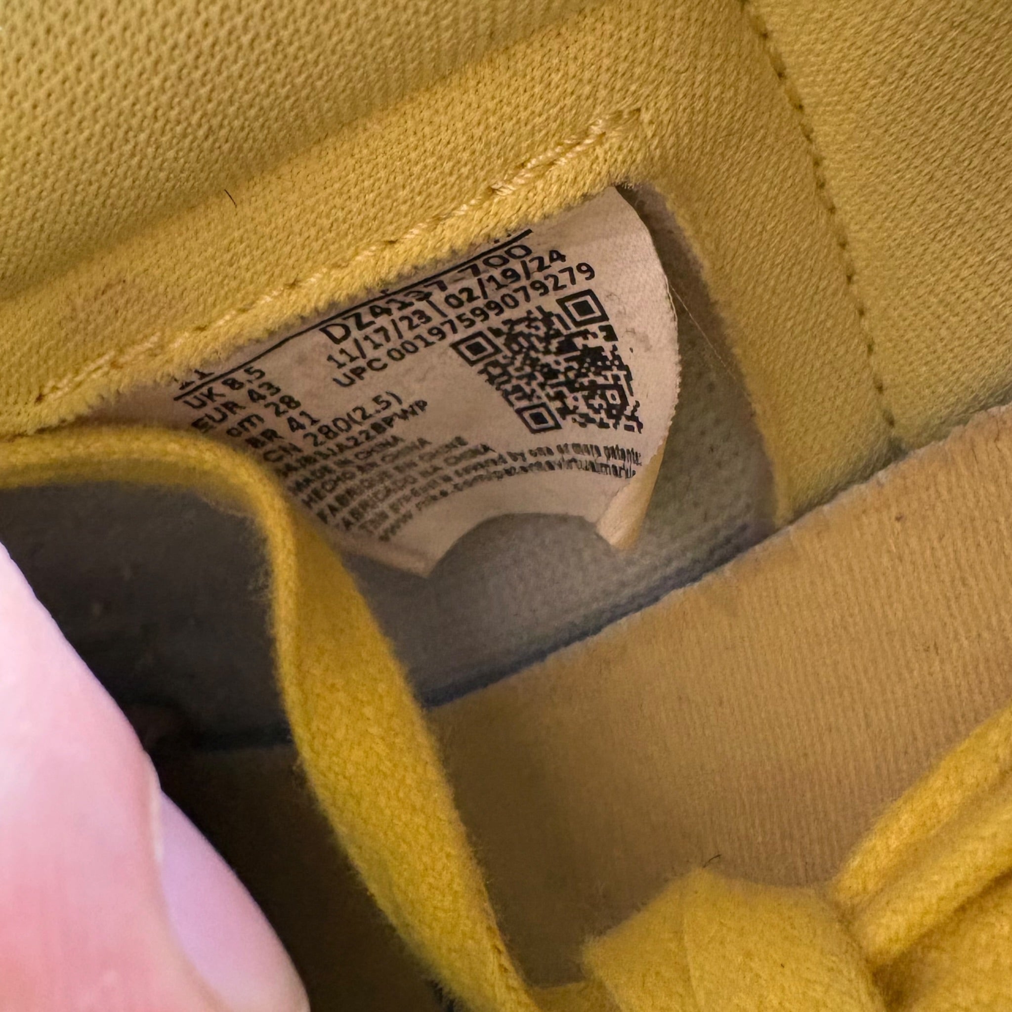 Jordan One Low Travis Scott Canary (43EU)