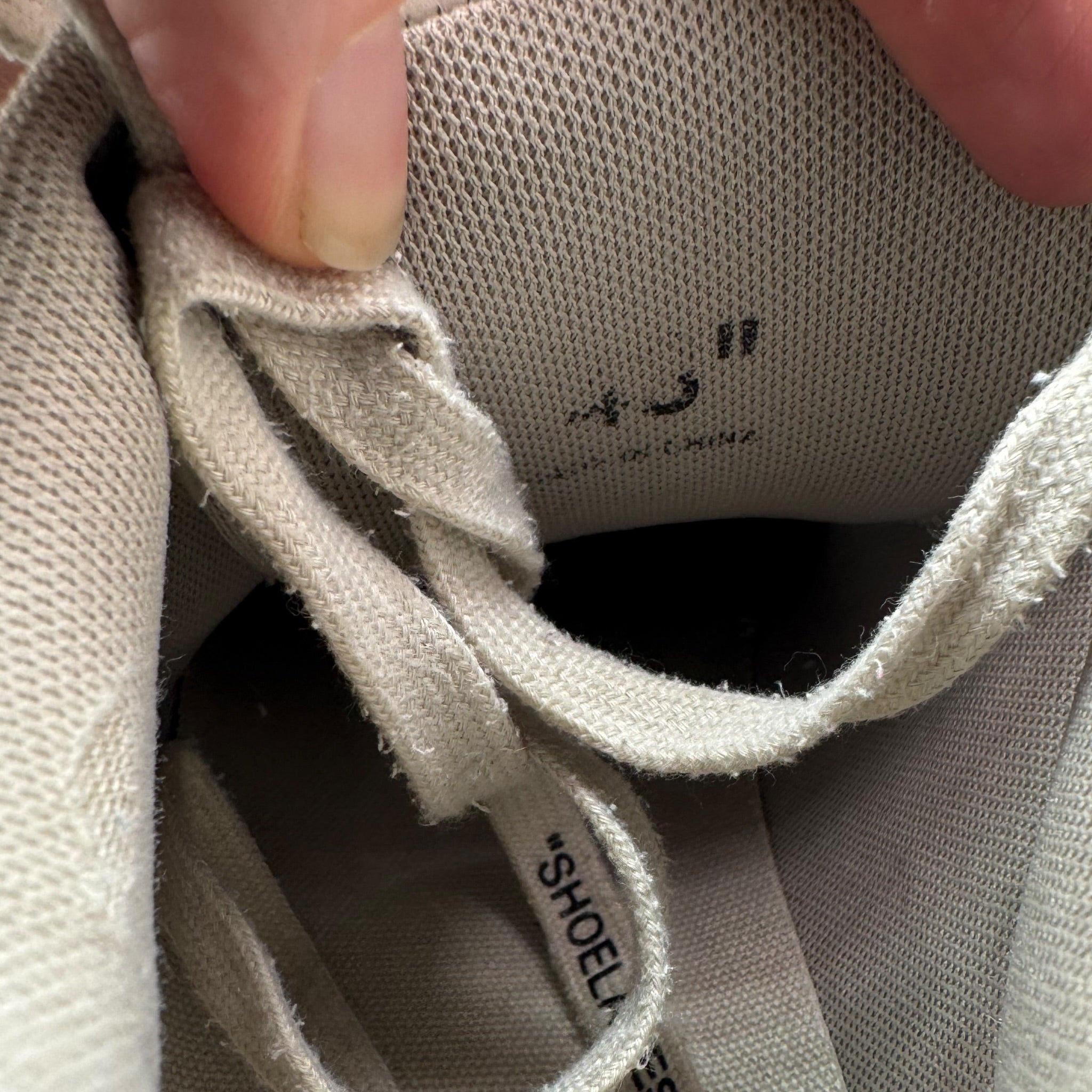 Off-White Out Off Office (43EU)