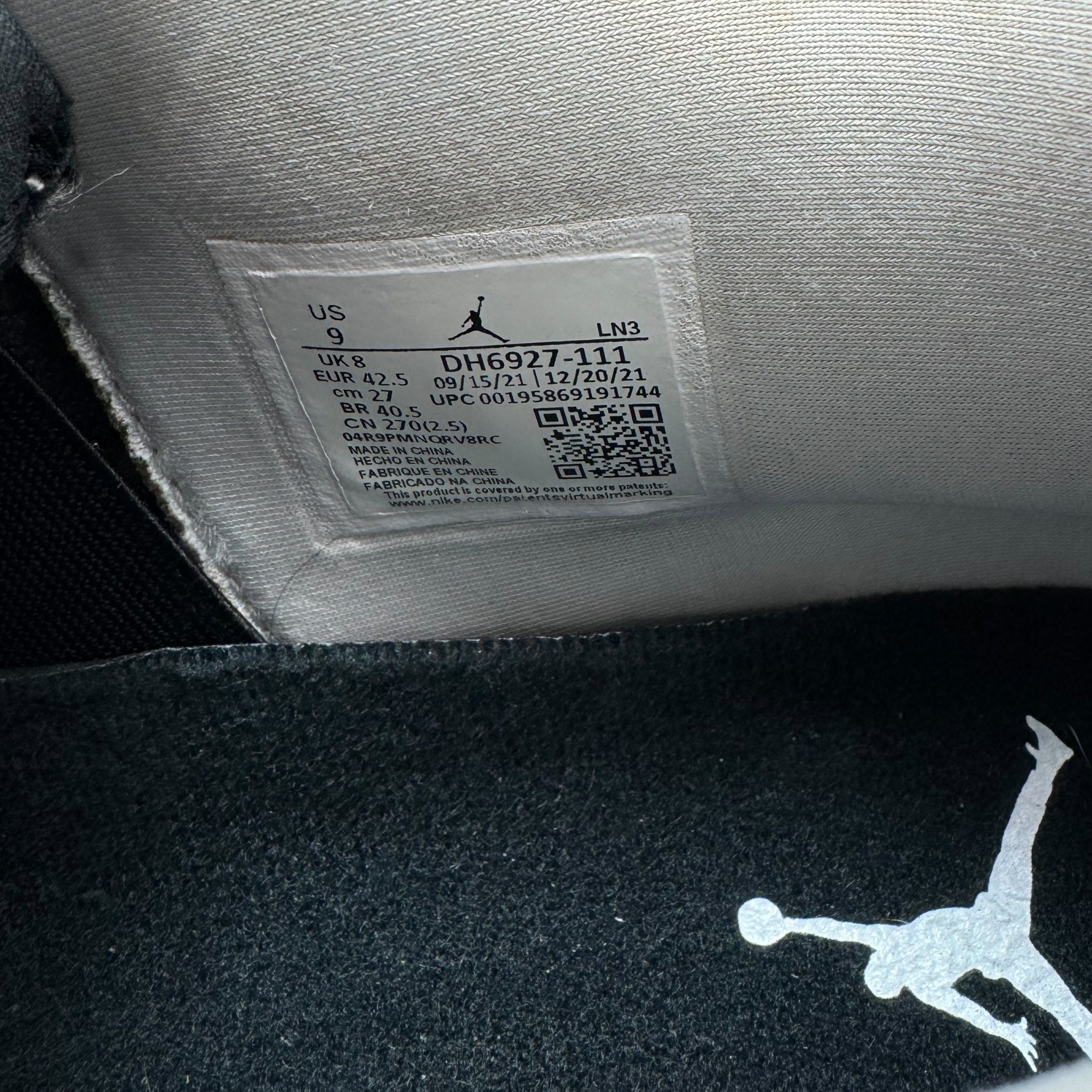 Jordan 4 Military Black (42.5EU)