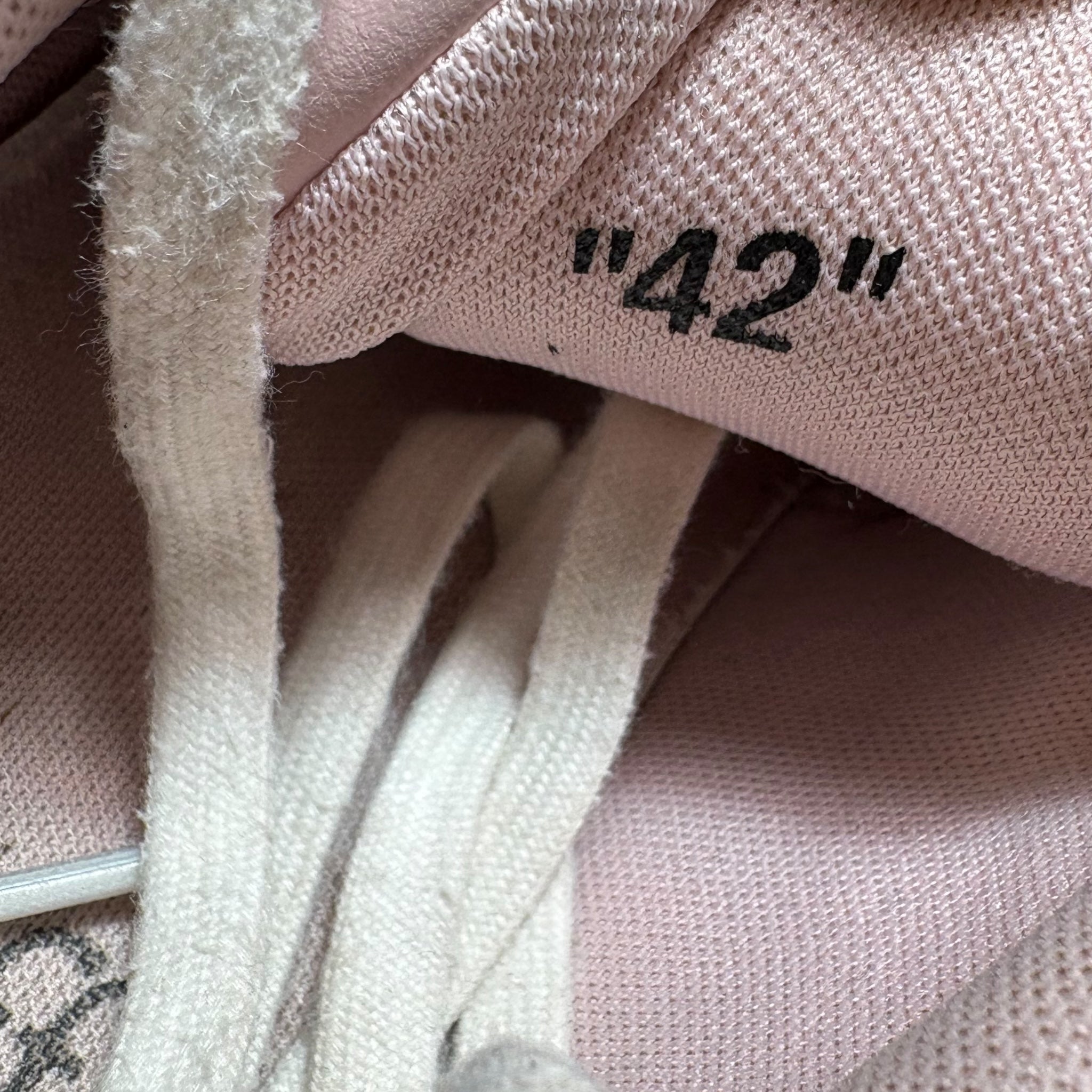 Off-White Out Off Office (42EU)