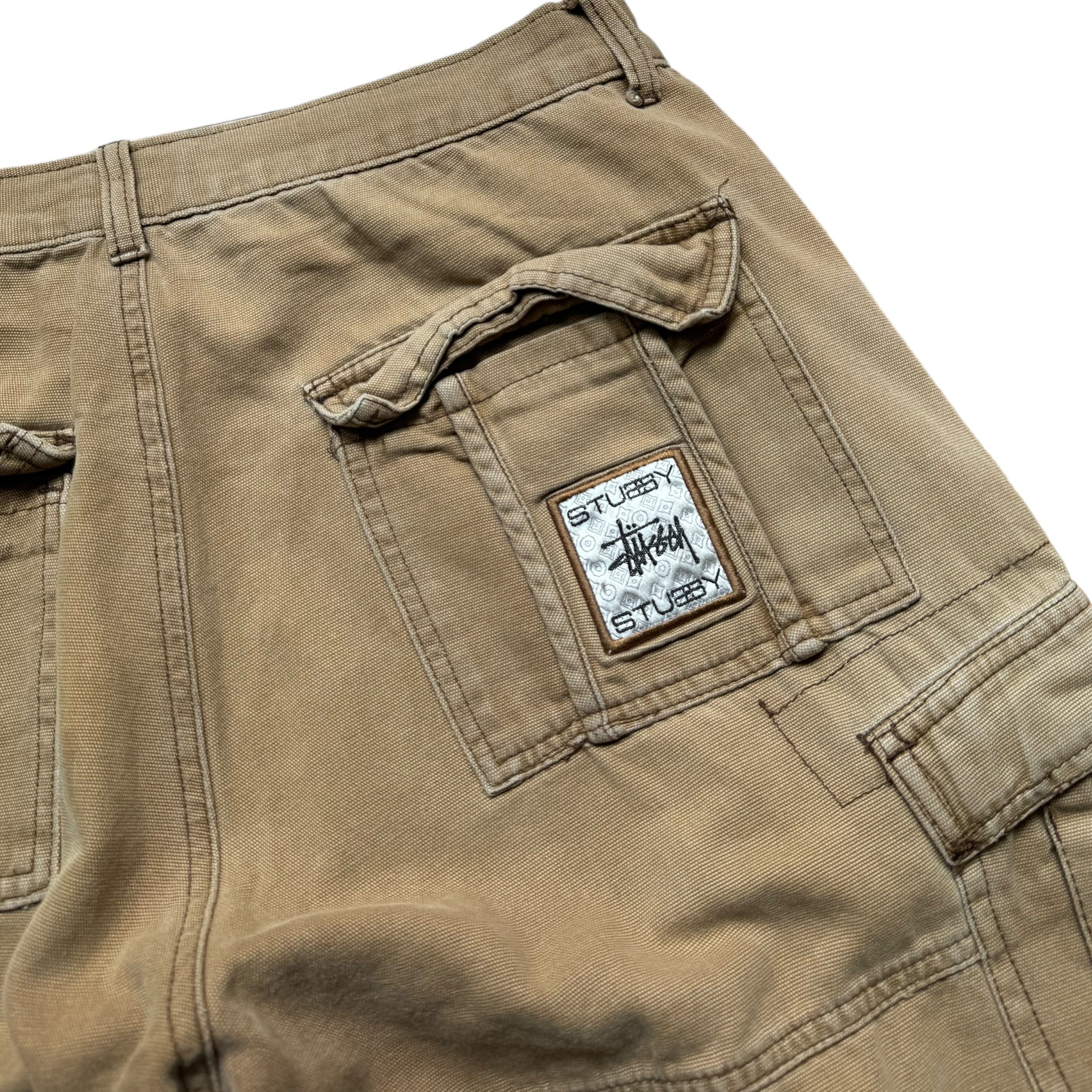 Kurze Baggy-Hose von Stussy (M)