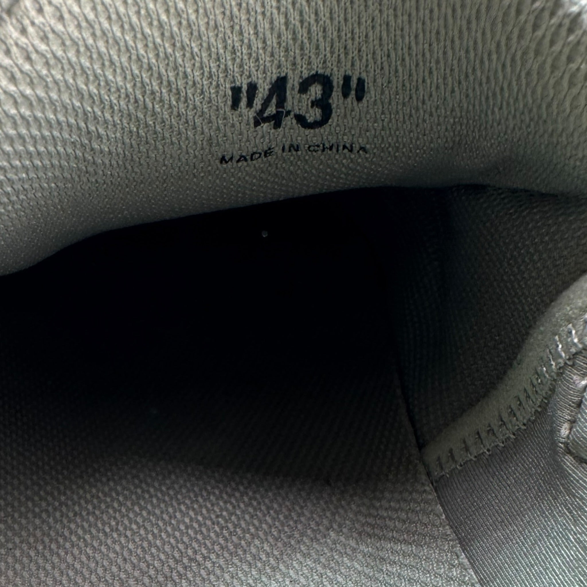 Off-White Mule (43EU)